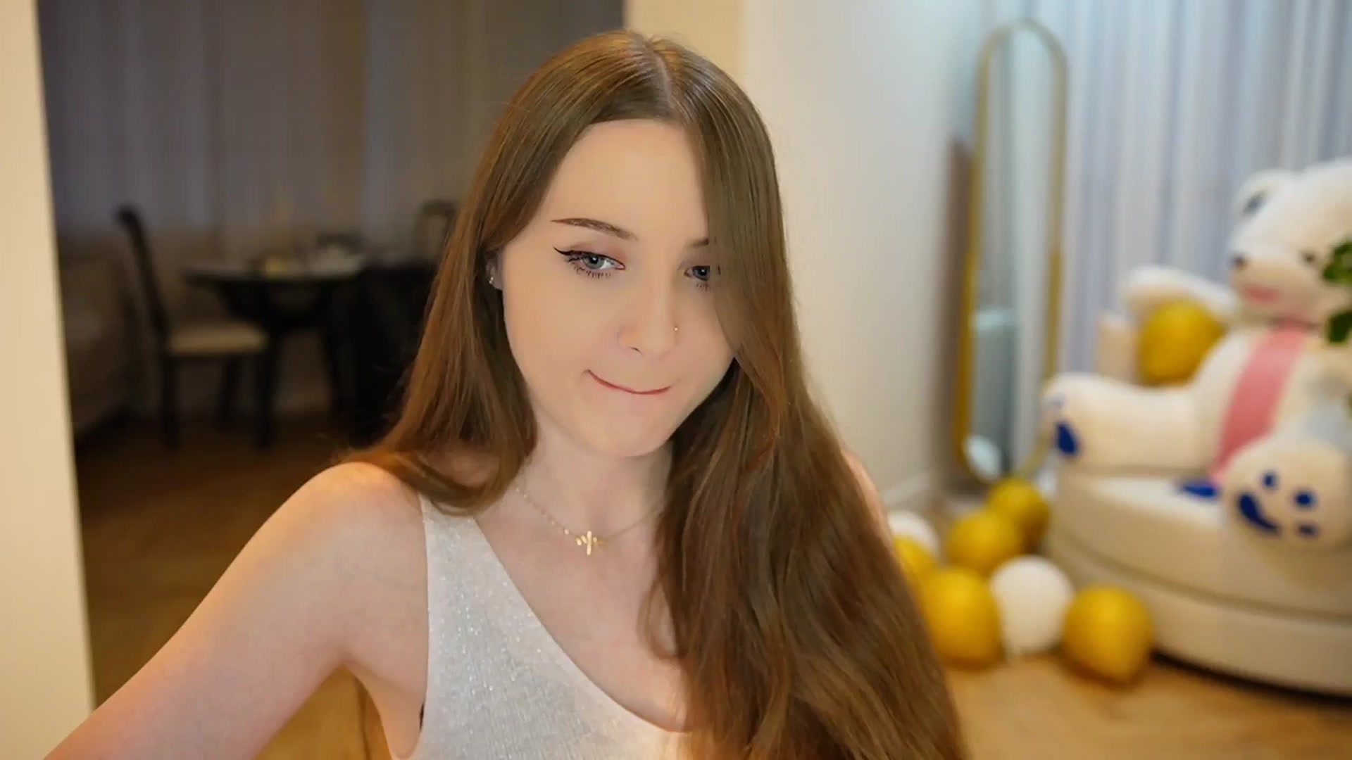 Gallery image thumbnail from Innocent_Soul's myfreecams stream on, 09/15/2024, 15:39 image 6 of 20