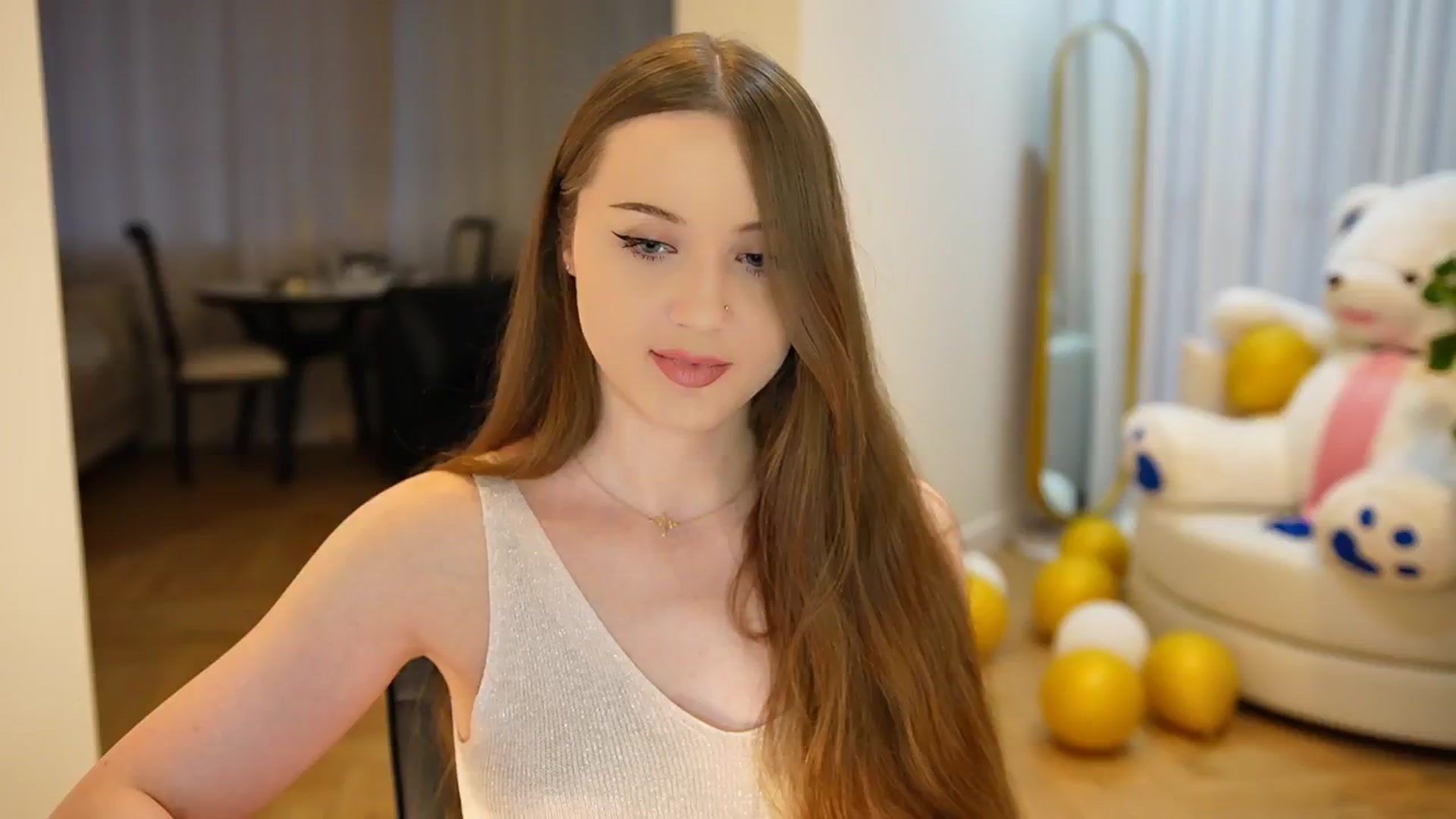 Gallery image thumbnail from Innocent_Soul's myfreecams stream on, 09/15/2024, 15:39 image 5 of 20