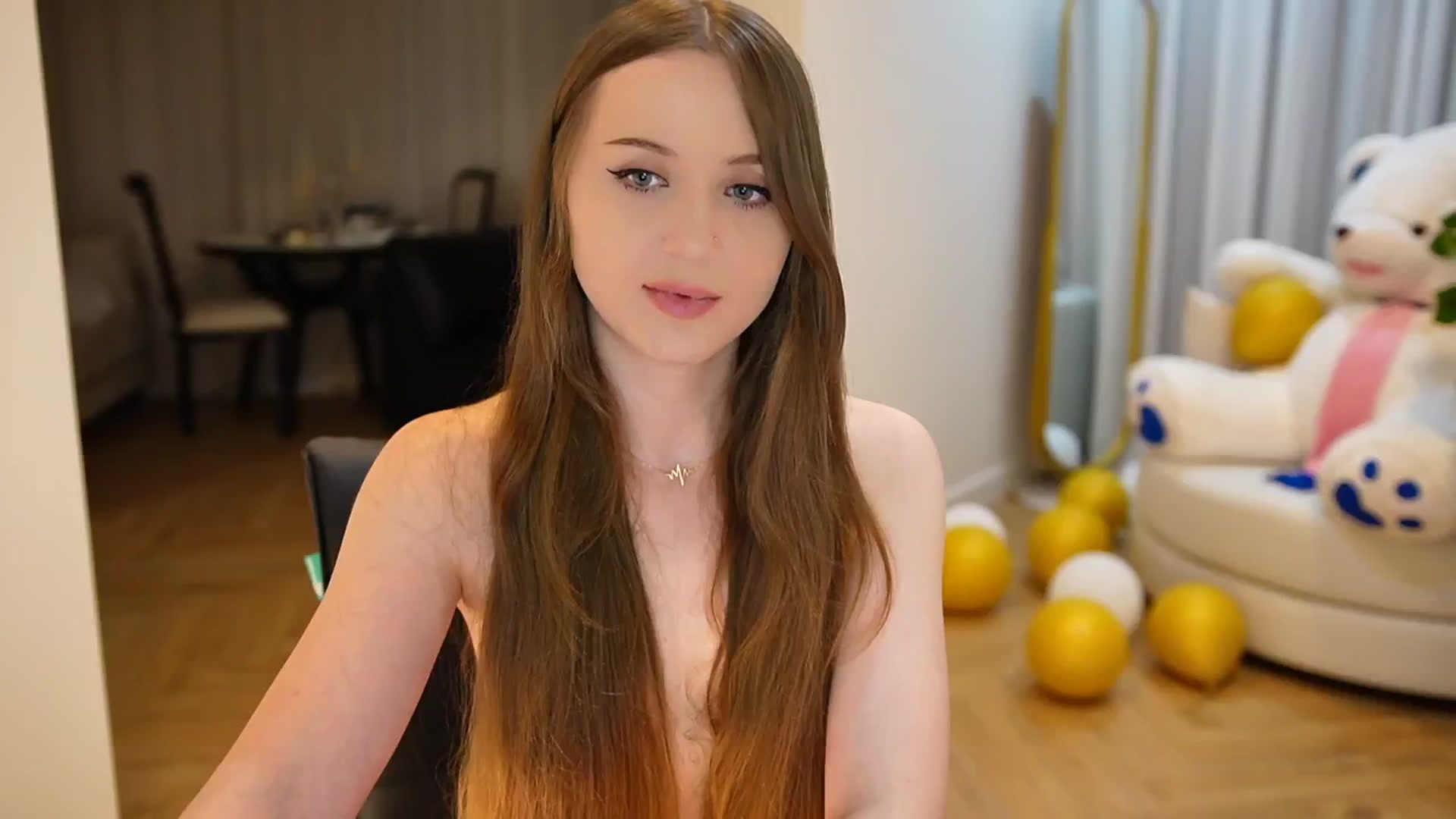 Gallery image thumbnail from Innocent_Soul's myfreecams stream on, 09/15/2024, 17:02 image 12 of 20