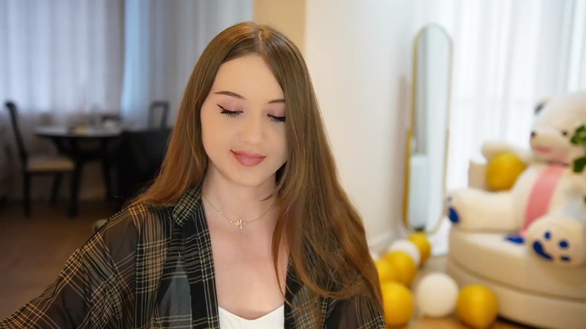 Gallery image thumbnail from Innocent_Soul's myfreecams stream on, 09/16/2024, 14:33 image 12 of 20