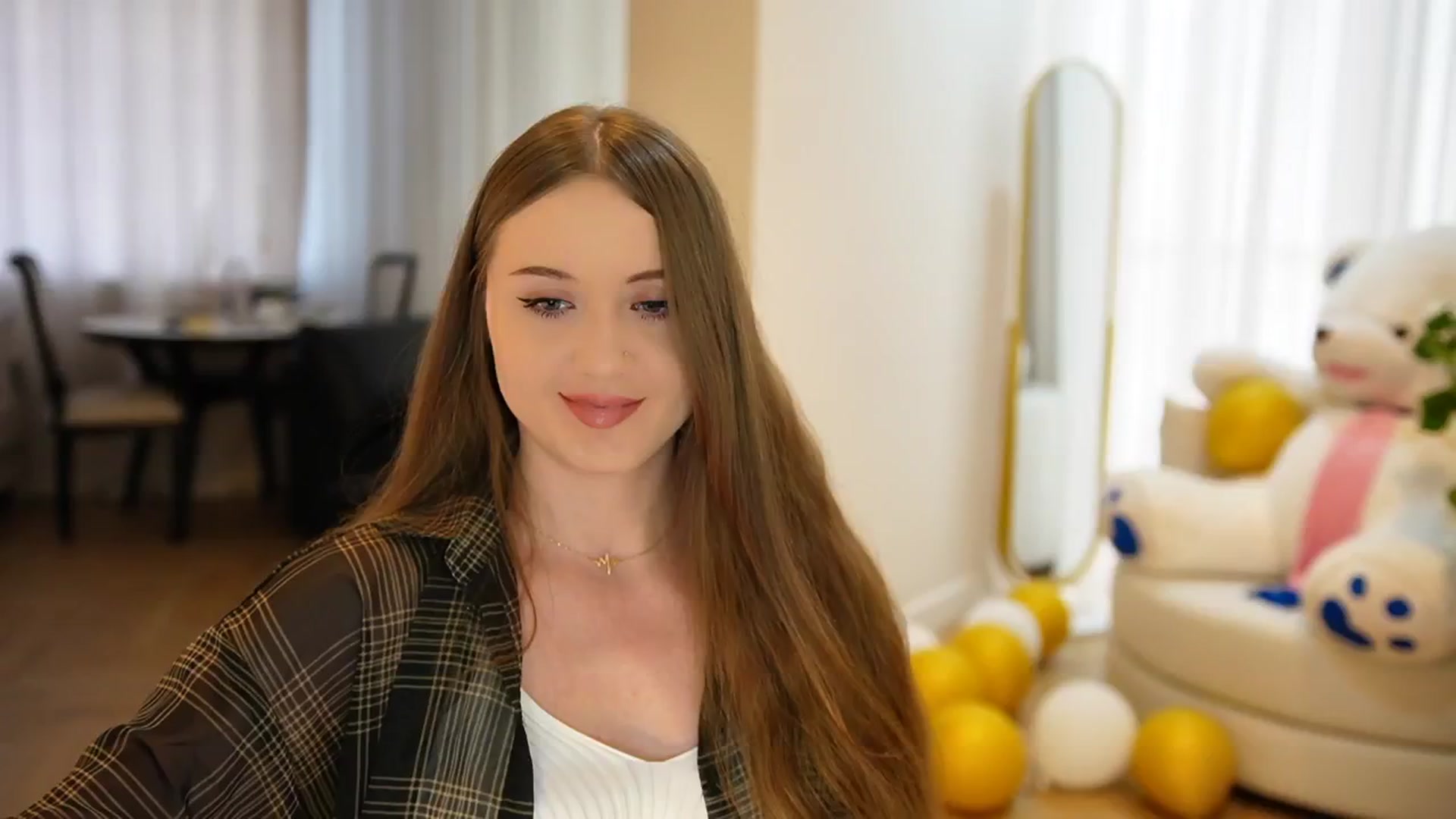 Gallery image thumbnail from Innocent_Soul's myfreecams stream on, 09/16/2024, 14:33 image 8 of 20