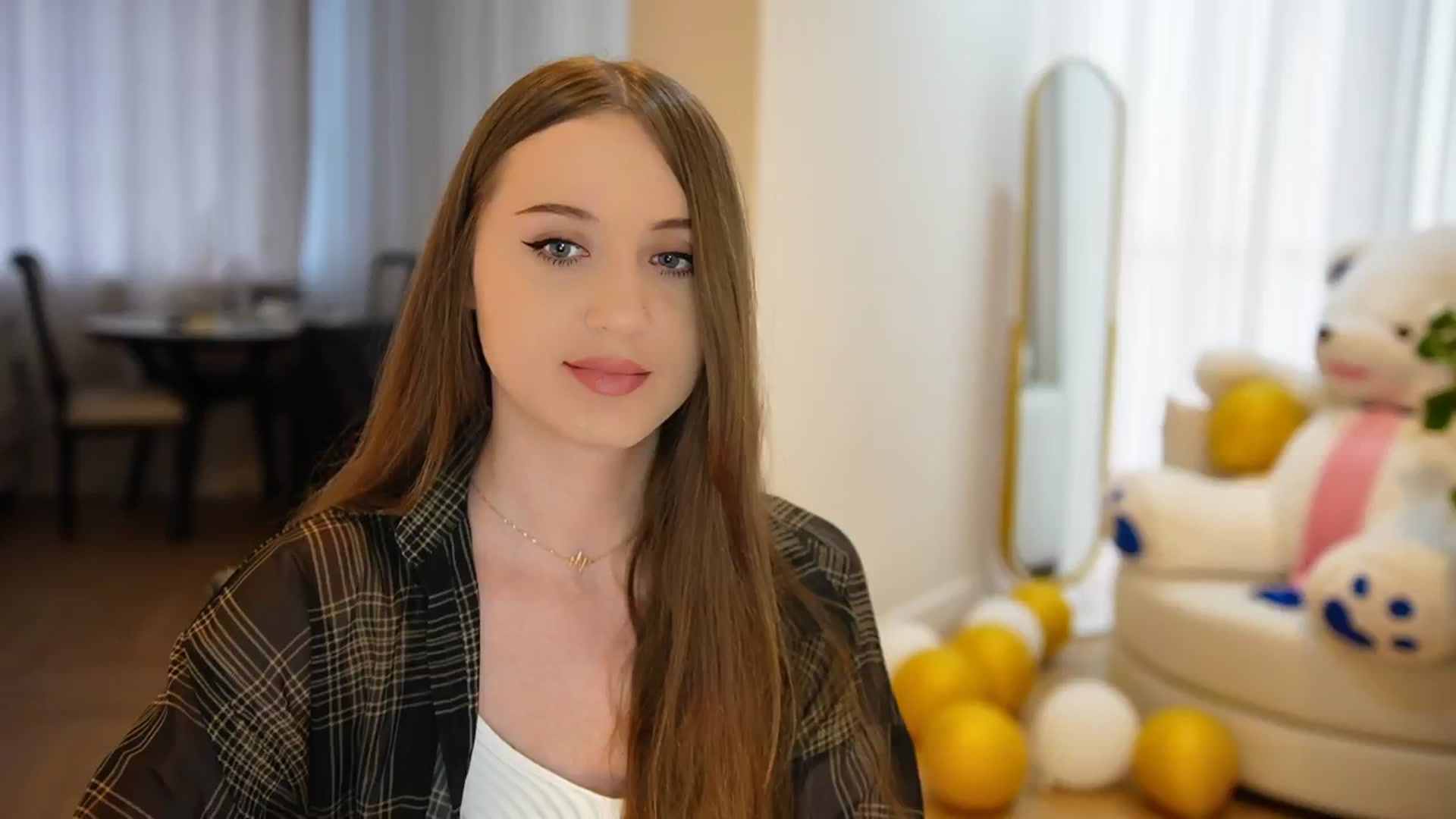 Gallery image thumbnail from Innocent_Soul's myfreecams stream on, 09/16/2024, 14:33 image 11 of 20
