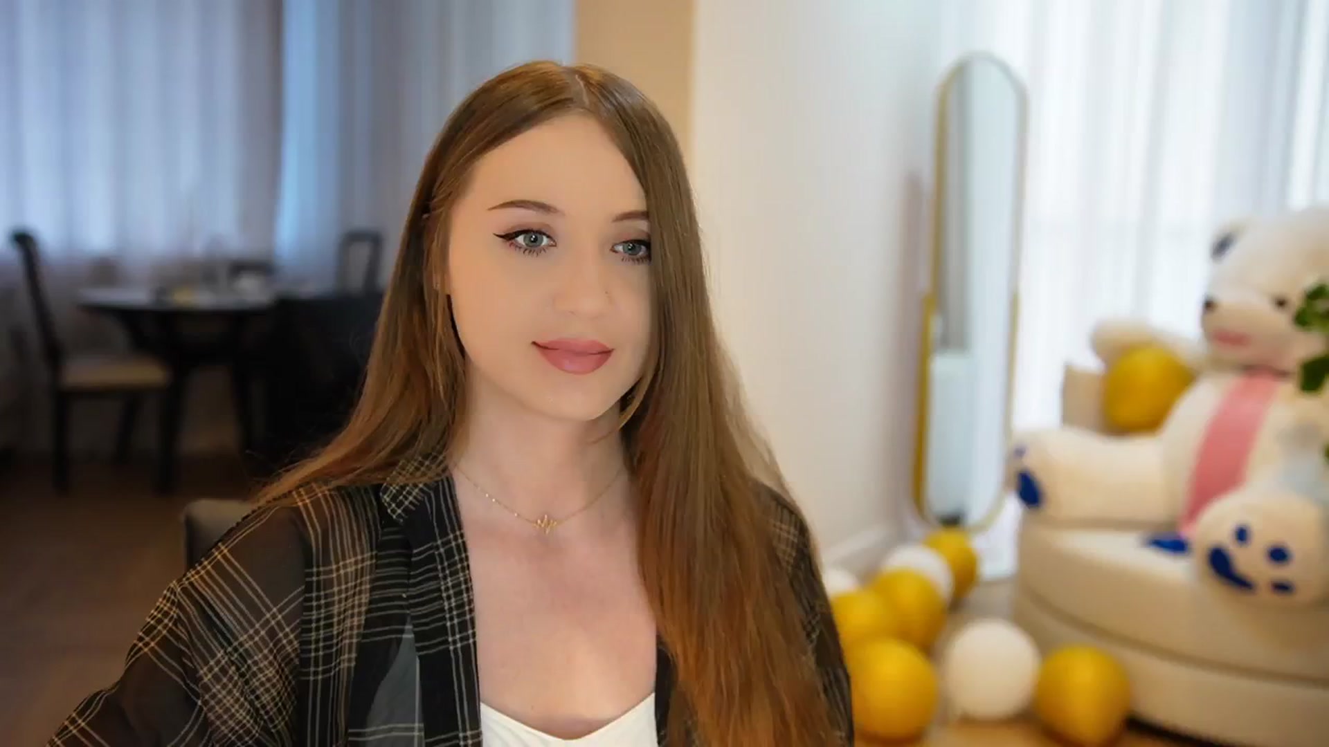 Gallery image thumbnail from Innocent_Soul's myfreecams stream on, 09/16/2024, 14:33 image 14 of 20