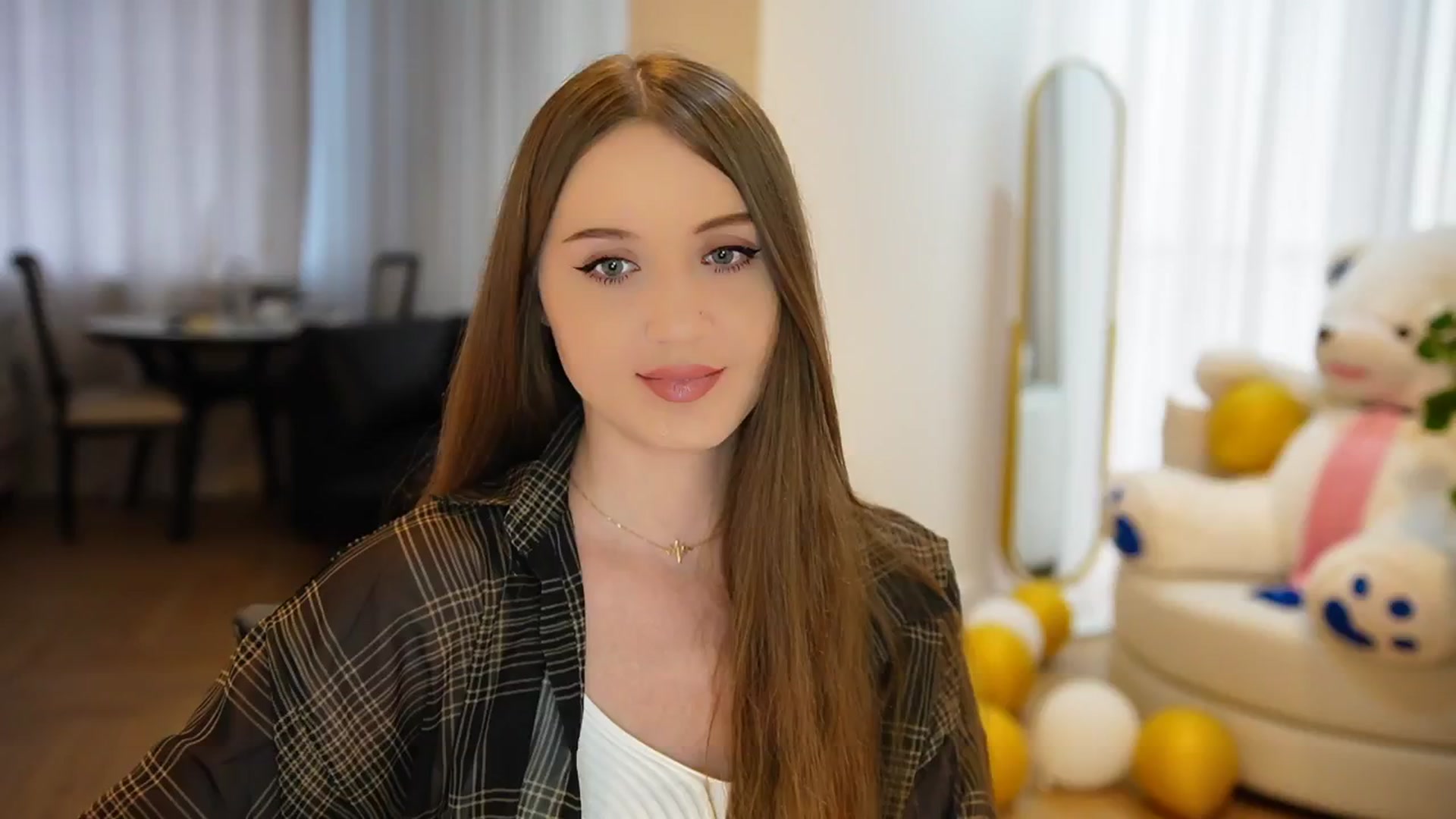 Gallery image thumbnail from Innocent_Soul's myfreecams stream on, 09/16/2024, 14:33 image 10 of 20