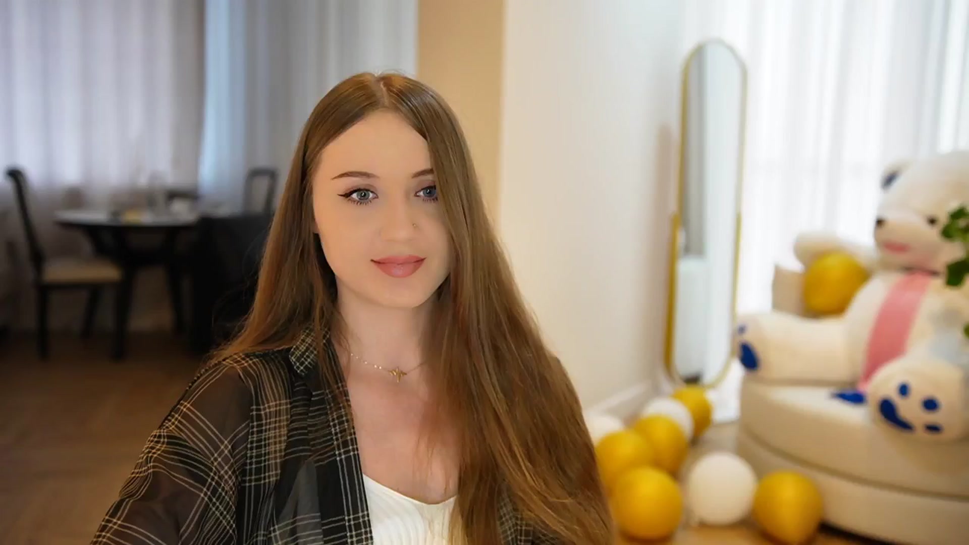 Gallery image thumbnail from Innocent_Soul's myfreecams stream on, 09/16/2024, 14:33 image 9 of 20