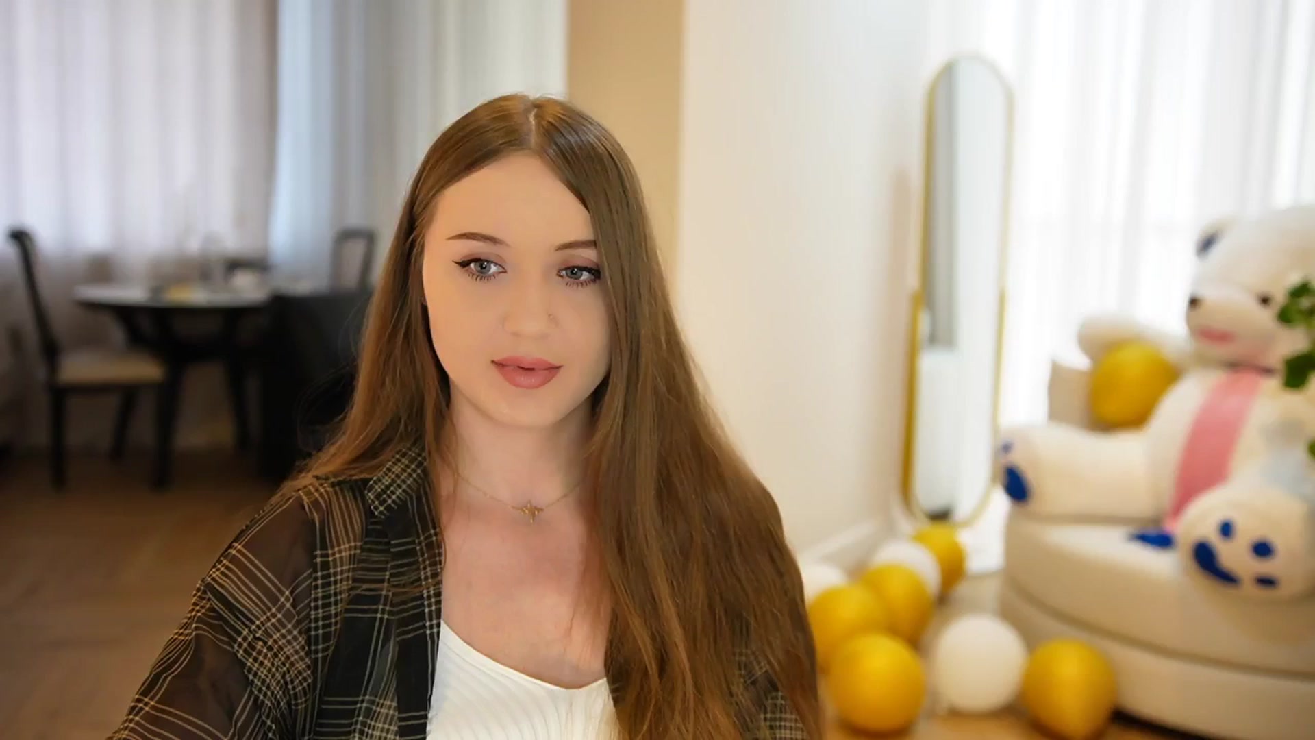 Gallery image thumbnail from Innocent_Soul's myfreecams stream on, 09/16/2024, 14:33 image 7 of 20