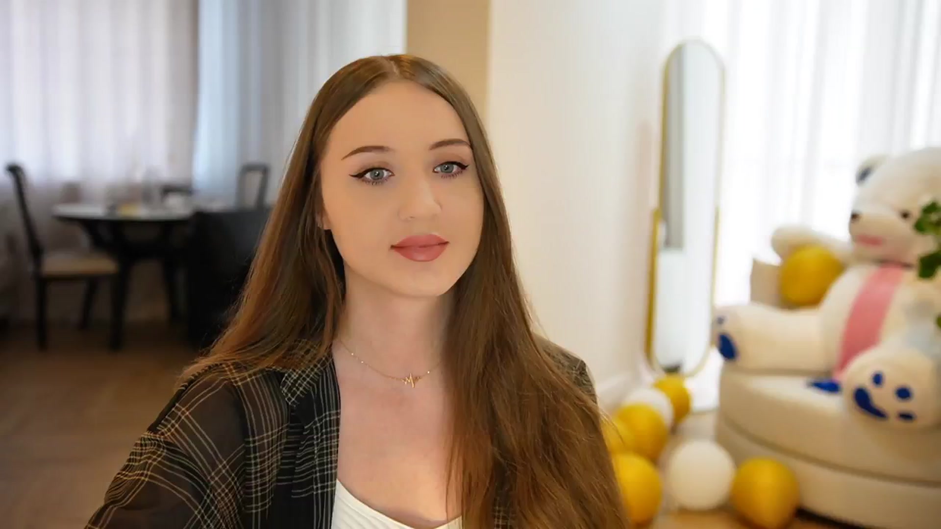 Gallery image thumbnail from Innocent_Soul's myfreecams stream on, 09/16/2024, 14:33 image 4 of 20
