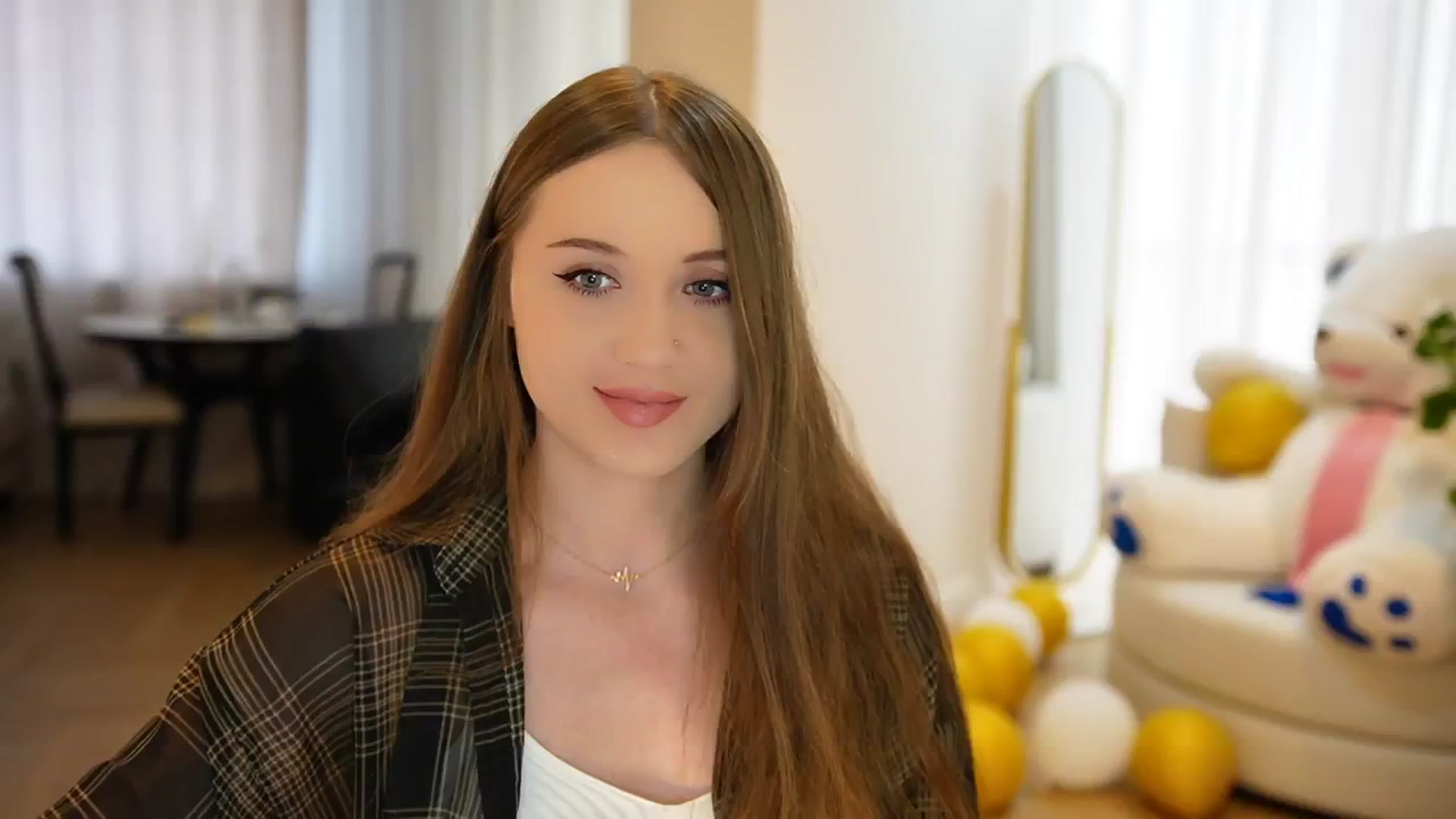 Gallery image thumbnail from Innocent_Soul's myfreecams stream on, 09/16/2024, 14:33 image 6 of 20