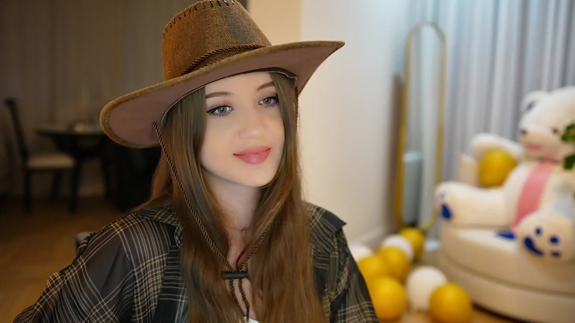 Gallery image thumbnail from Innocent_Soul's myfreecams stream on, 09/16/2024, 15:27 image 16 of 20