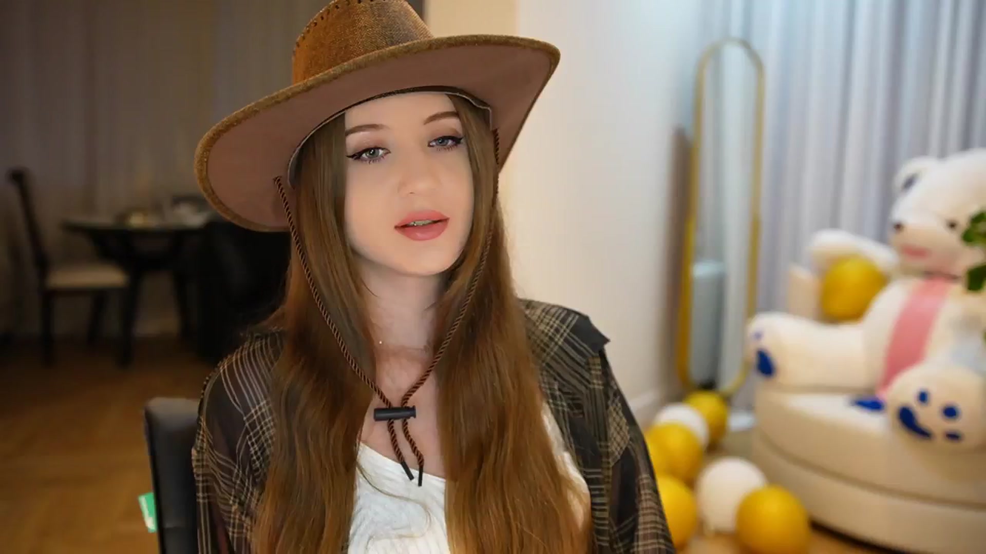 Gallery image thumbnail from Innocent_Soul's myfreecams stream on, 09/16/2024, 15:27 image 5 of 20