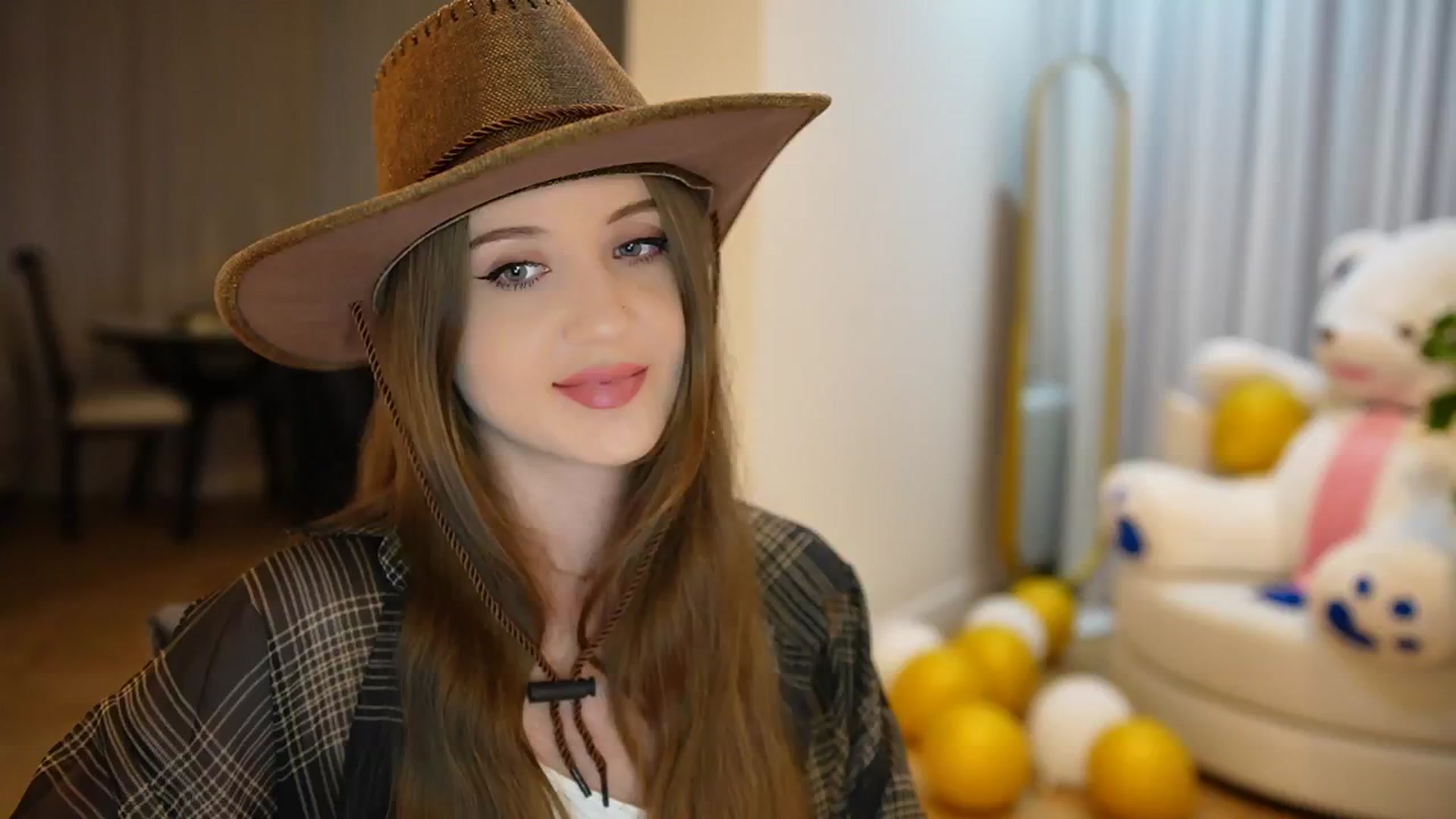 Gallery image thumbnail from Innocent_Soul's myfreecams stream on, 09/16/2024, 15:27 image 14 of 20