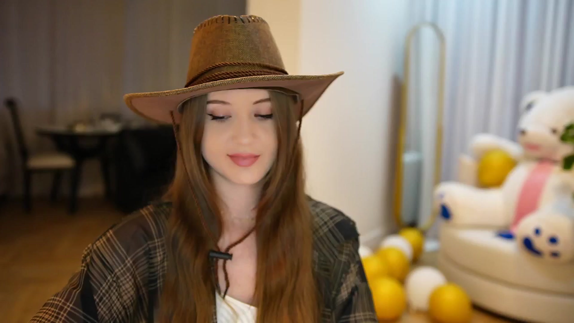 Gallery image thumbnail from Innocent_Soul's myfreecams stream on, 09/16/2024, 15:27 image 2 of 20
