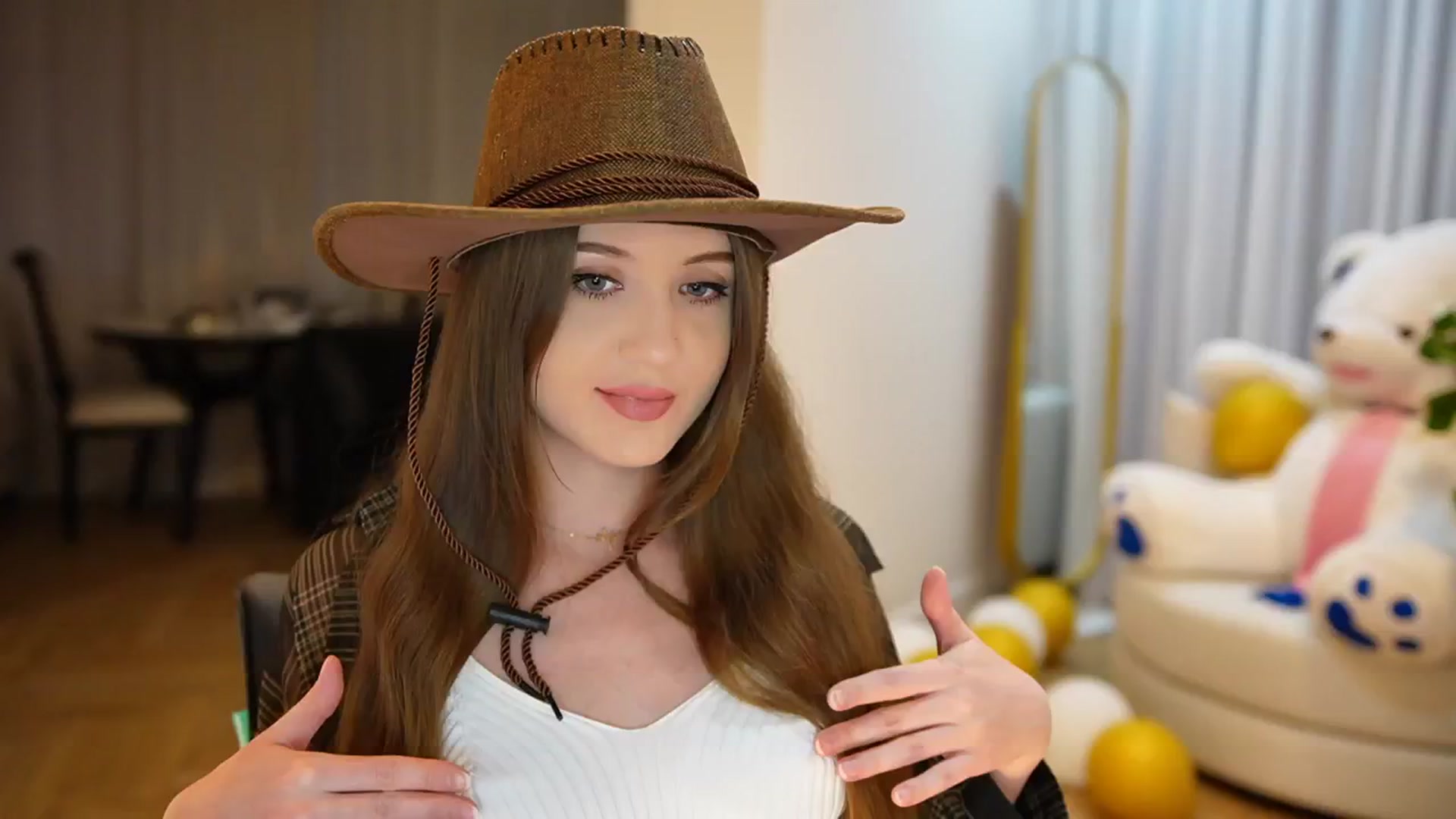 Gallery image thumbnail from Innocent_Soul's myfreecams stream on, 09/16/2024, 15:27 image 12 of 20