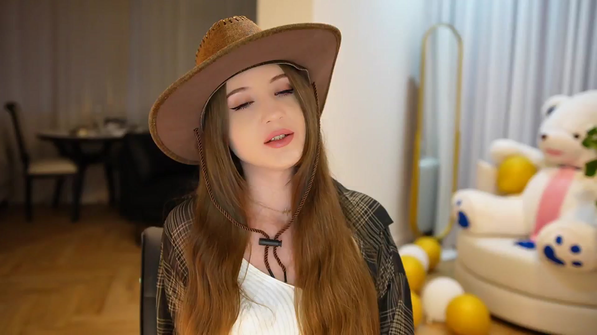 Gallery image thumbnail from Innocent_Soul's myfreecams stream on, 09/16/2024, 15:27 image 7 of 20