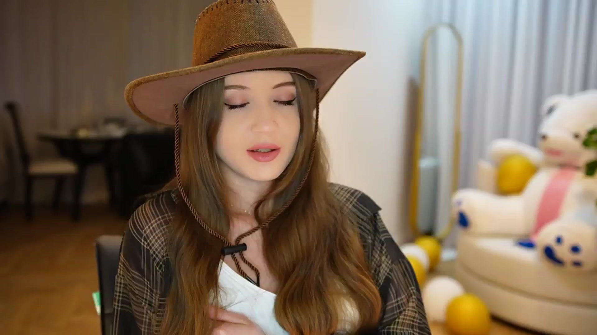 Gallery image thumbnail from Innocent_Soul's myfreecams stream on, 09/16/2024, 15:27 image 9 of 20