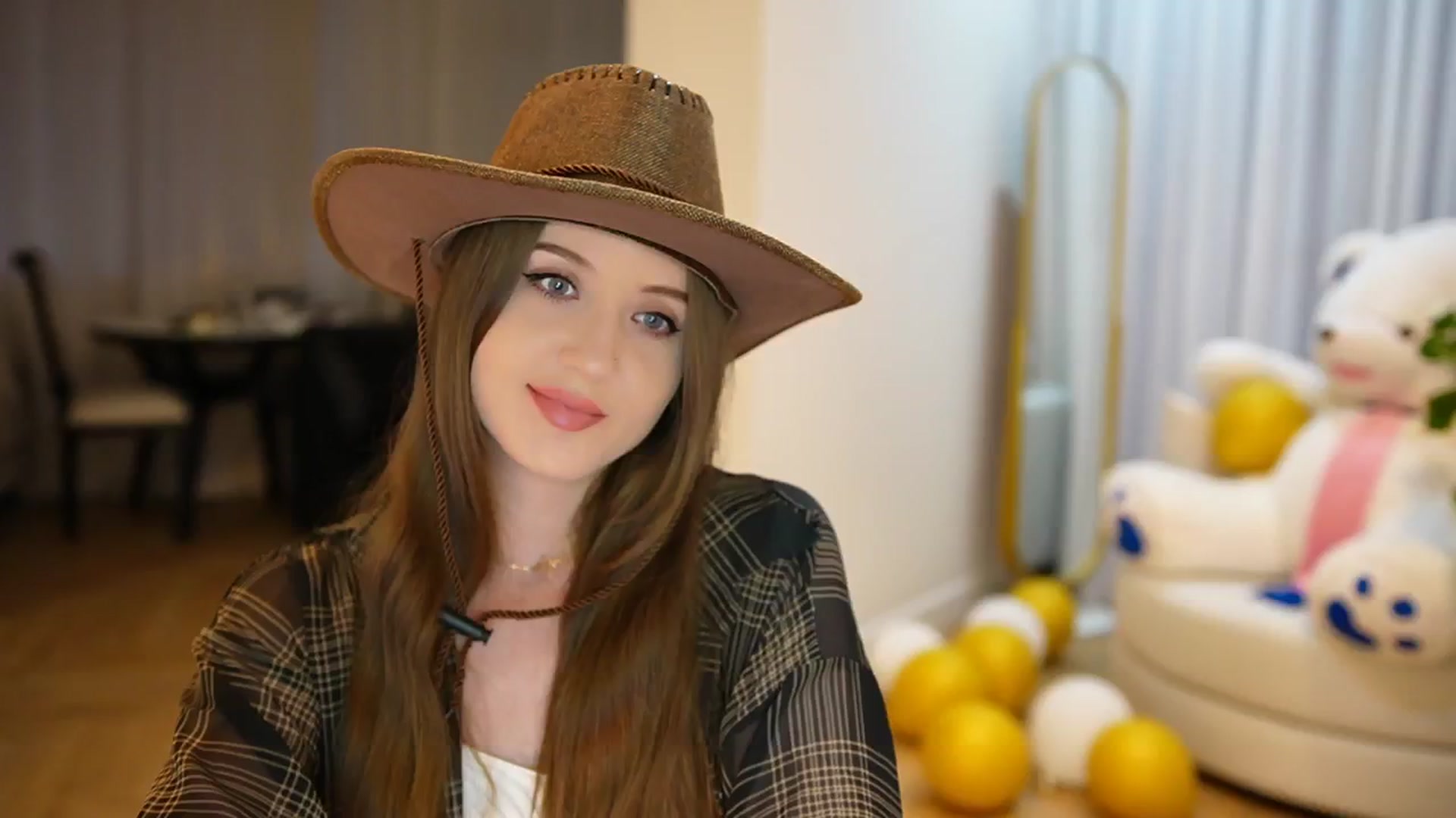 Gallery image thumbnail from Innocent_Soul's myfreecams stream on, 09/16/2024, 15:27 image 1 of 20