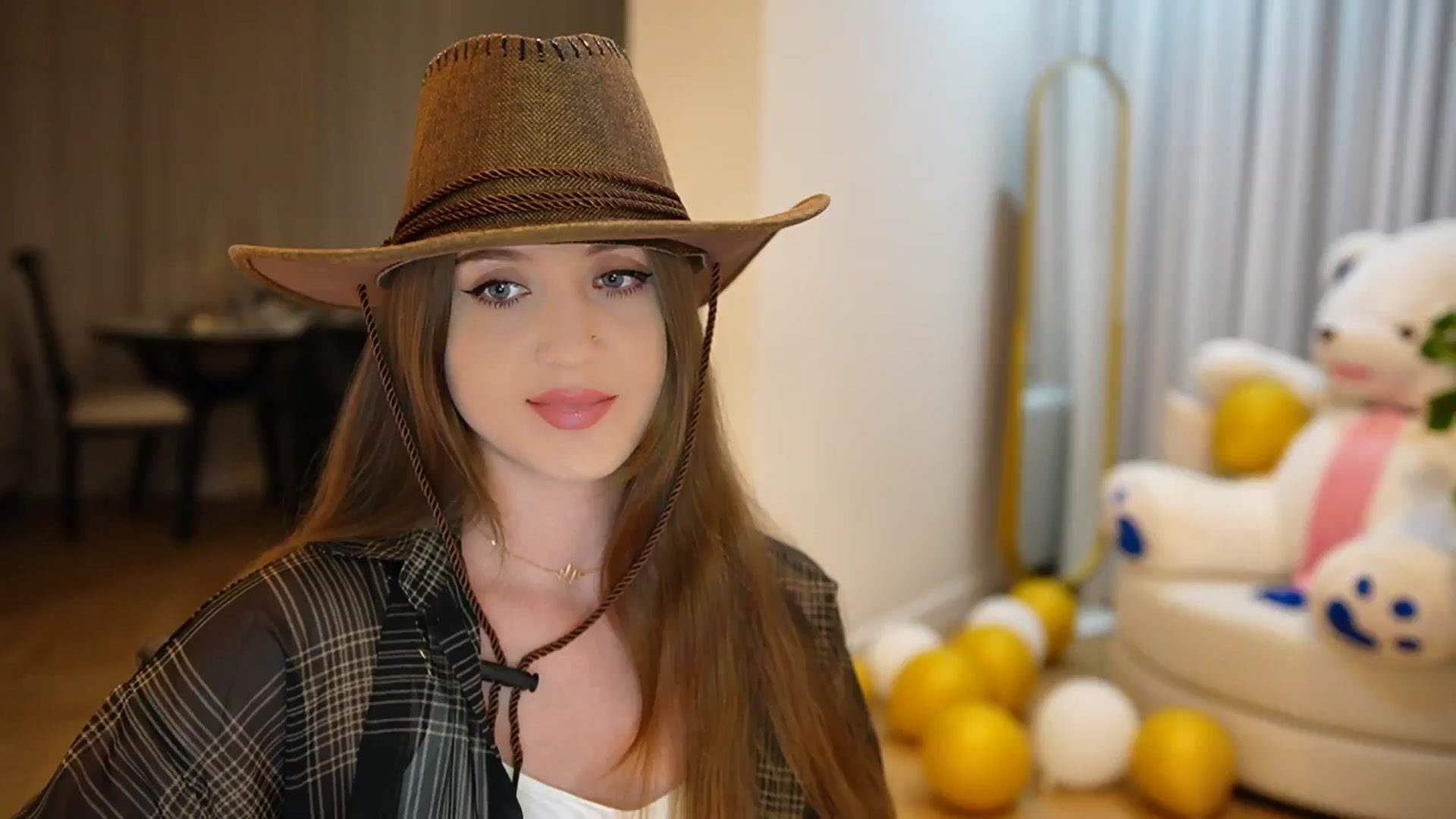 Gallery image thumbnail from Innocent_Soul's myfreecams stream on, 09/16/2024, 16:33 image 1 of 20