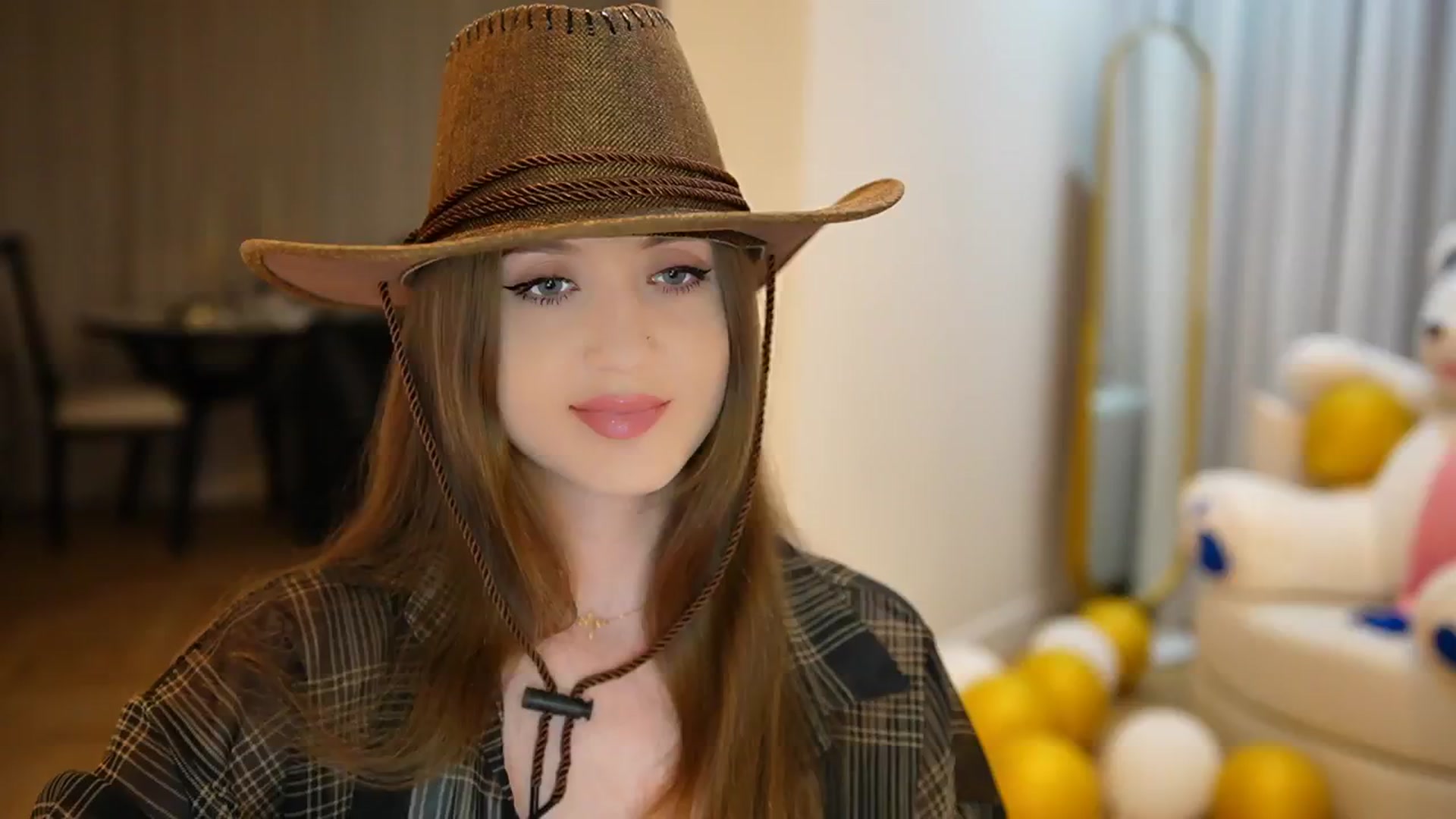 Gallery image thumbnail from Innocent_Soul's myfreecams stream on, 09/16/2024, 16:33 image 4 of 20