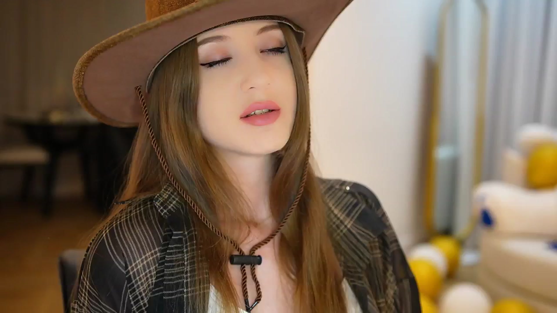 Gallery image thumbnail from Innocent_Soul's myfreecams stream on, 09/16/2024, 16:33 image 13 of 20