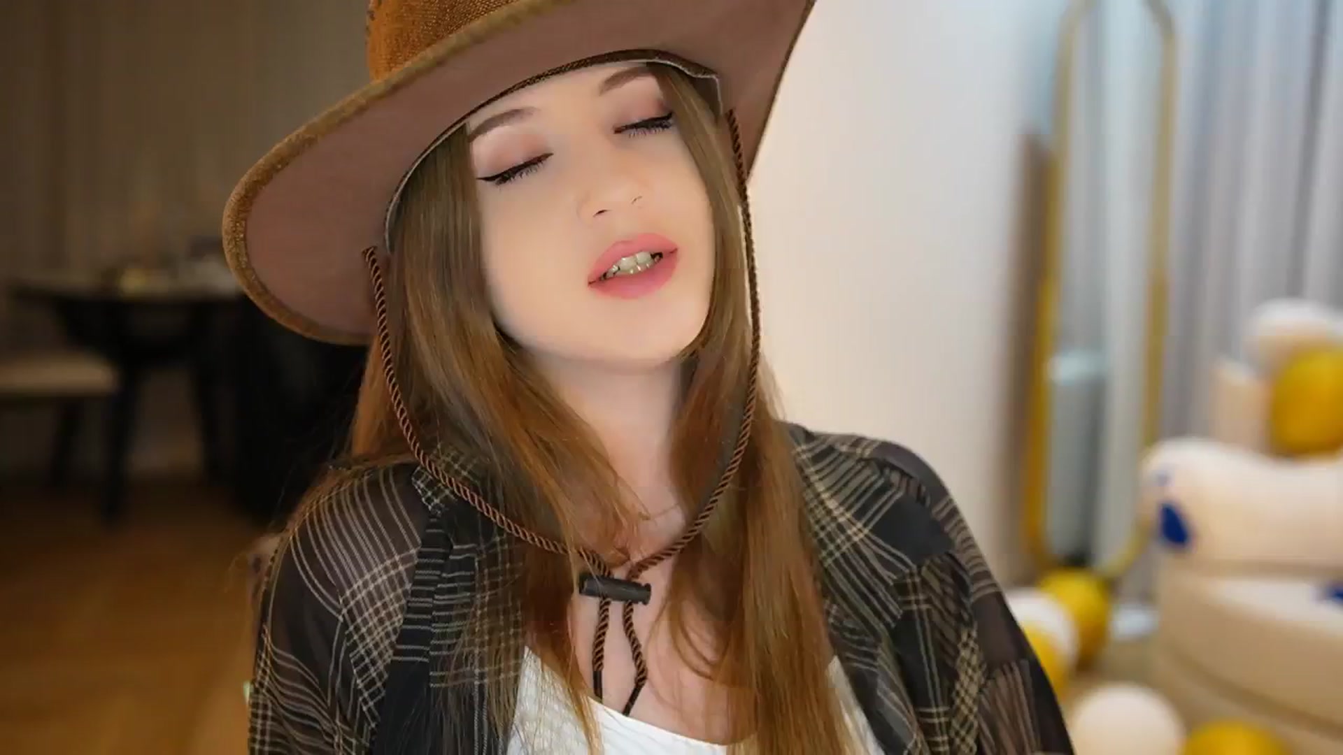 Gallery image thumbnail from Innocent_Soul's myfreecams stream on, 09/16/2024, 16:33 image 16 of 20