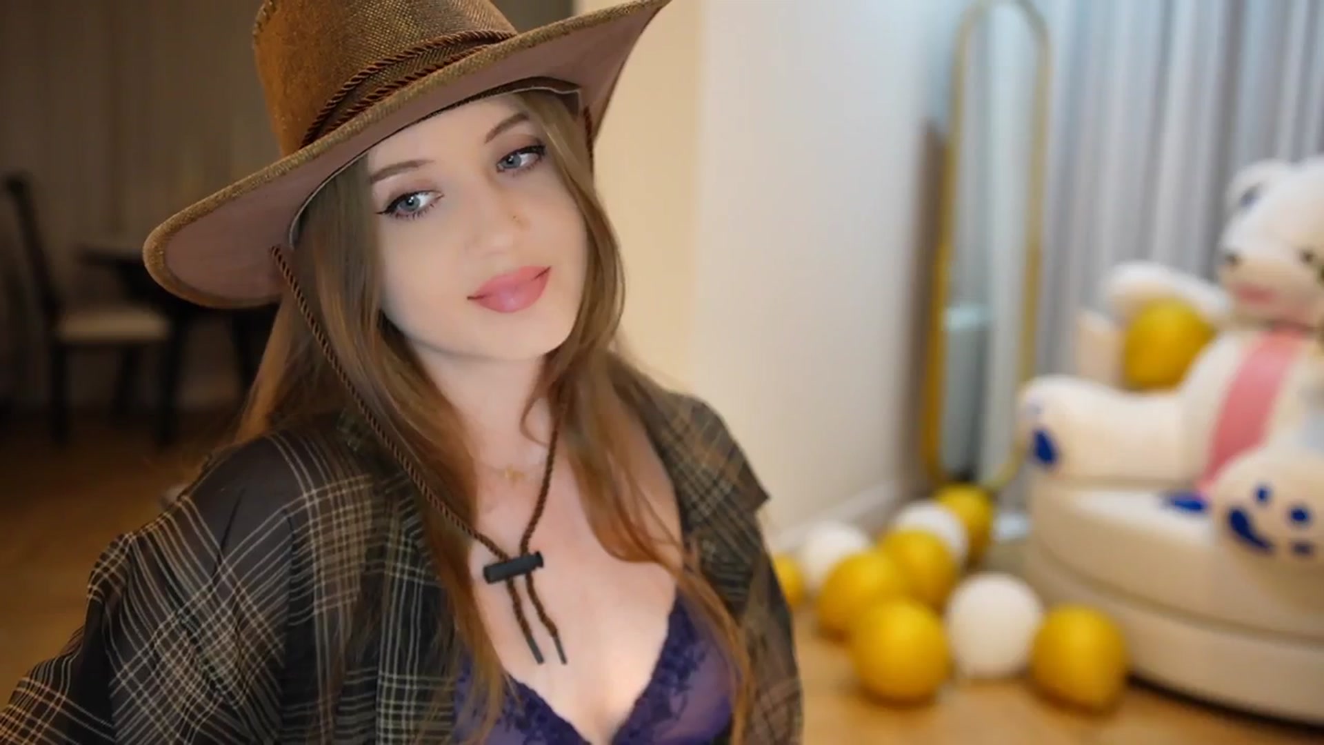 Gallery image thumbnail from Innocent_Soul's myfreecams stream on, 09/16/2024, 17:27 image 13 of 20