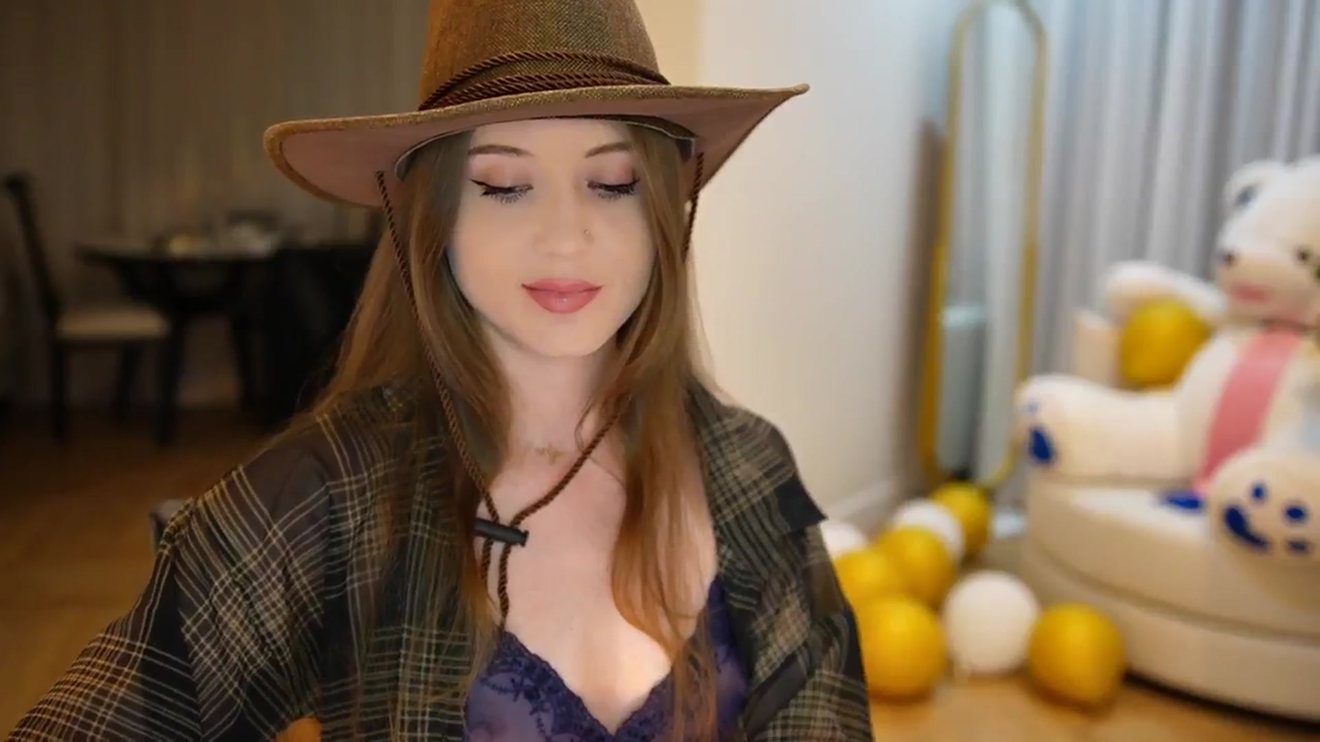 Gallery image thumbnail from Innocent_Soul's myfreecams stream on, 09/16/2024, 17:27 image 17 of 20