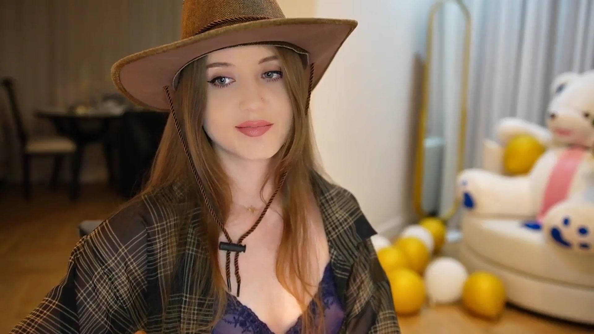 Gallery image thumbnail from Innocent_Soul's myfreecams stream on, 09/16/2024, 17:27 image 18 of 20