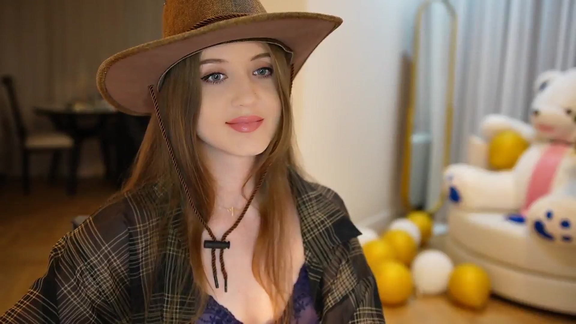 Gallery image thumbnail from Innocent_Soul's myfreecams stream on, 09/16/2024, 17:27 image 19 of 20