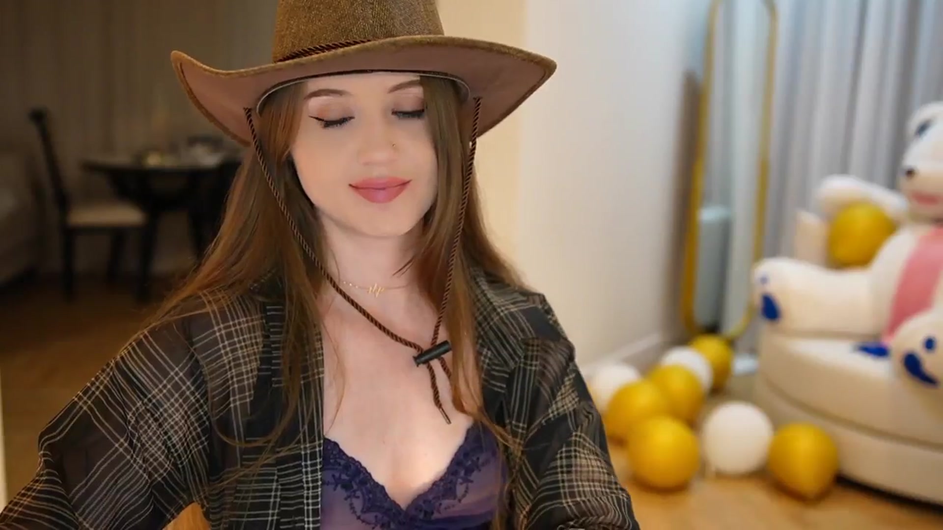 Gallery image thumbnail from Innocent_Soul's myfreecams stream on, 09/16/2024, 19:03 image 14 of 20
