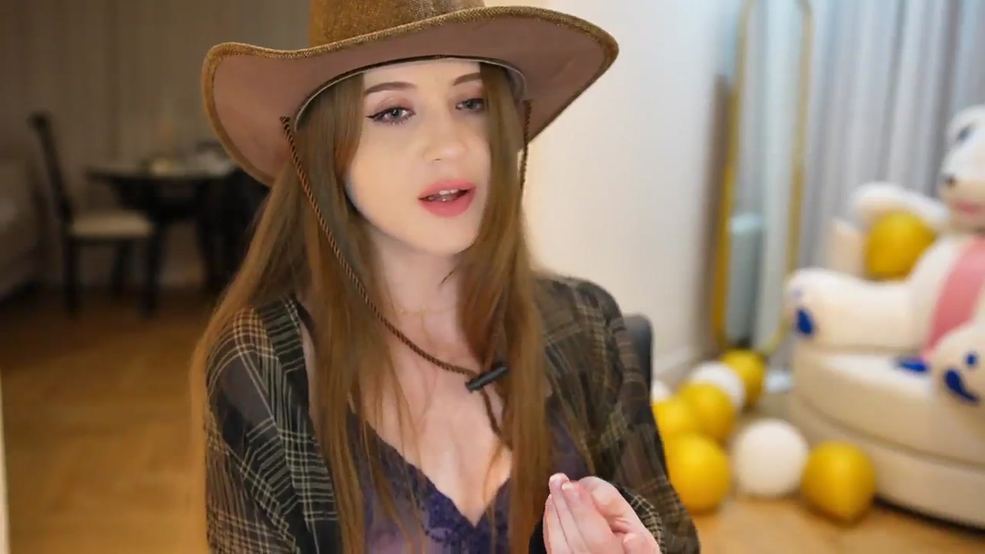Gallery image thumbnail from Innocent_Soul's myfreecams stream on, 09/16/2024, 19:03 image 19 of 20
