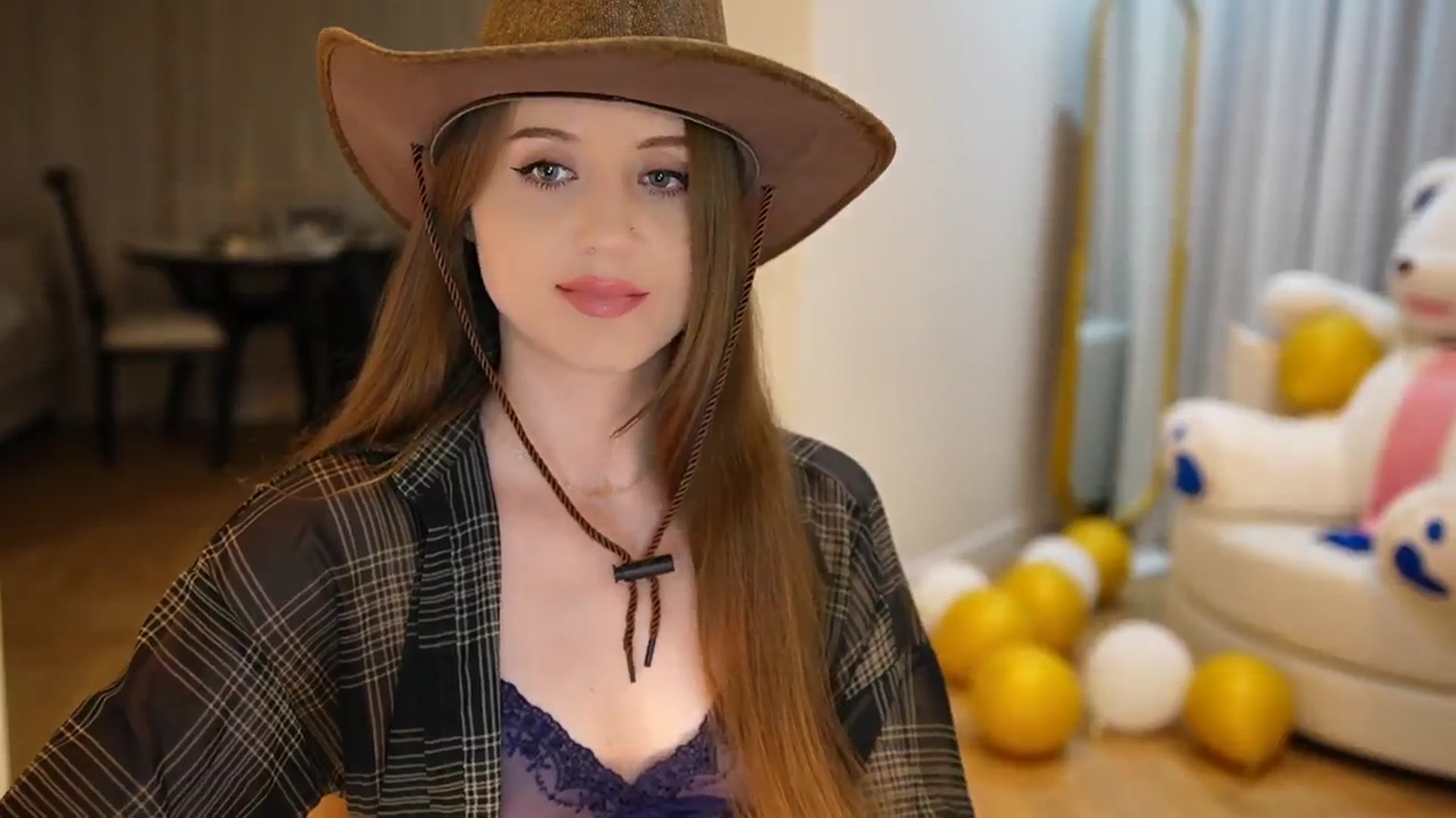 Gallery image thumbnail from Innocent_Soul's myfreecams stream on, 09/16/2024, 19:03 image 9 of 20