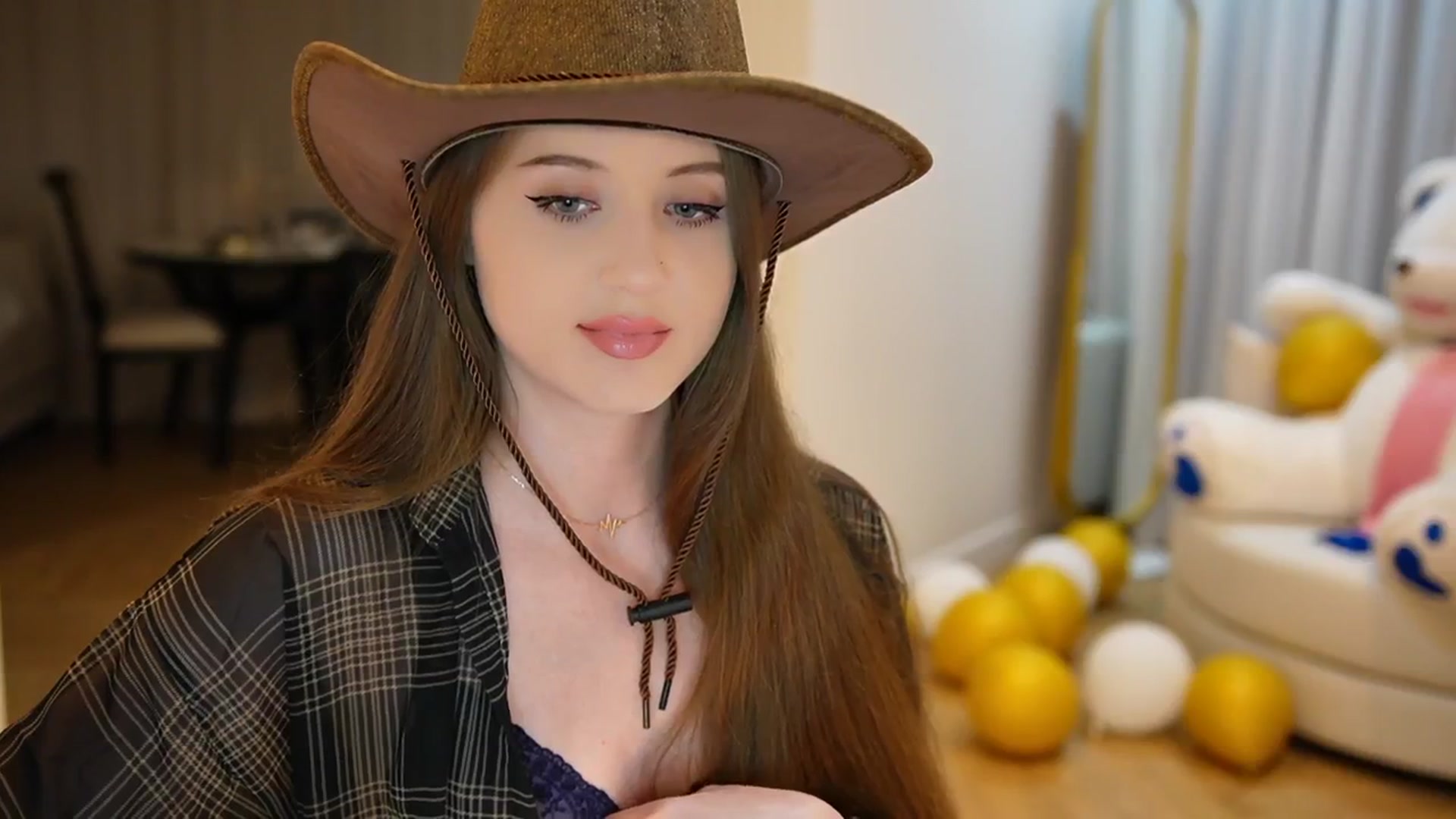 Gallery image thumbnail from Innocent_Soul's myfreecams stream on, 09/16/2024, 19:03 image 3 of 20