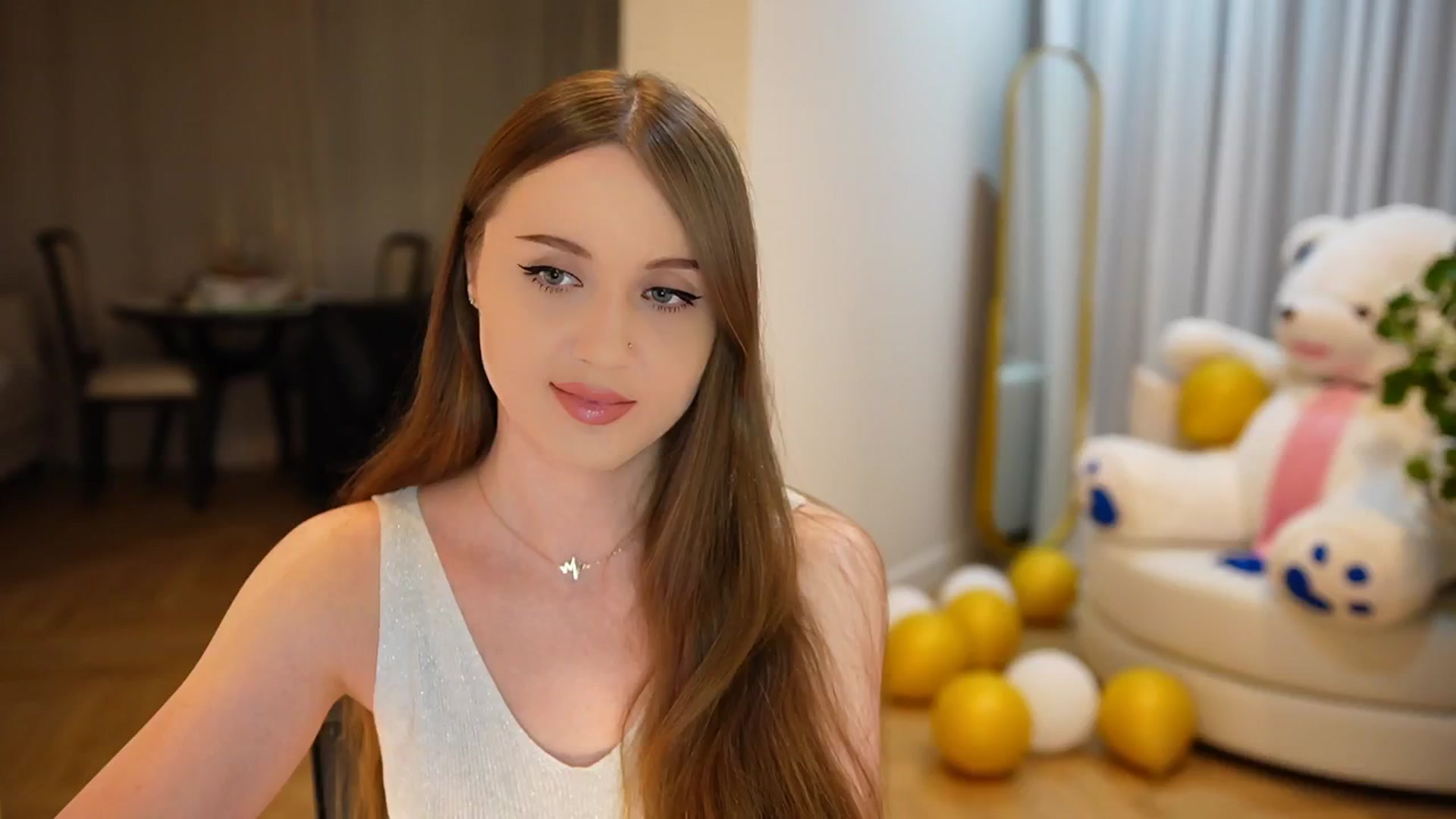 Gallery image thumbnail from Innocent_Soul's myfreecams stream on, 09/20/2024, 17:00 image 4 of 20