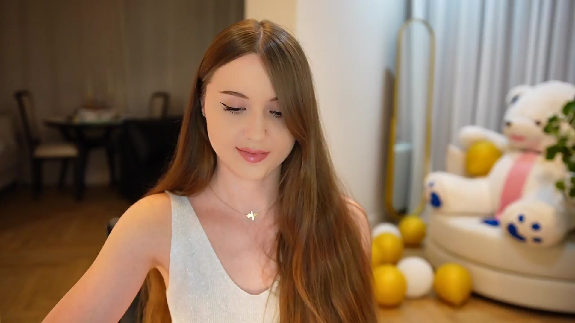 Gallery image thumbnail from Innocent_Soul's myfreecams stream on, 09/20/2024, 17:00 image 15 of 20