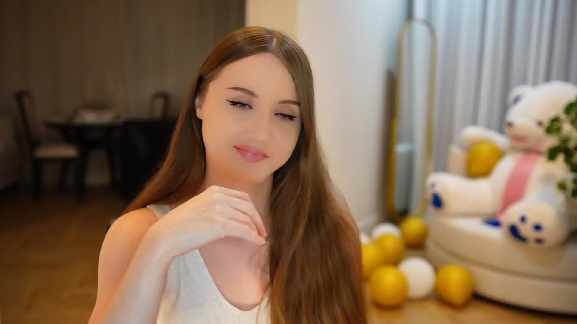 Gallery image thumbnail from Innocent_Soul's myfreecams stream on, 09/20/2024, 17:00 image 12 of 20