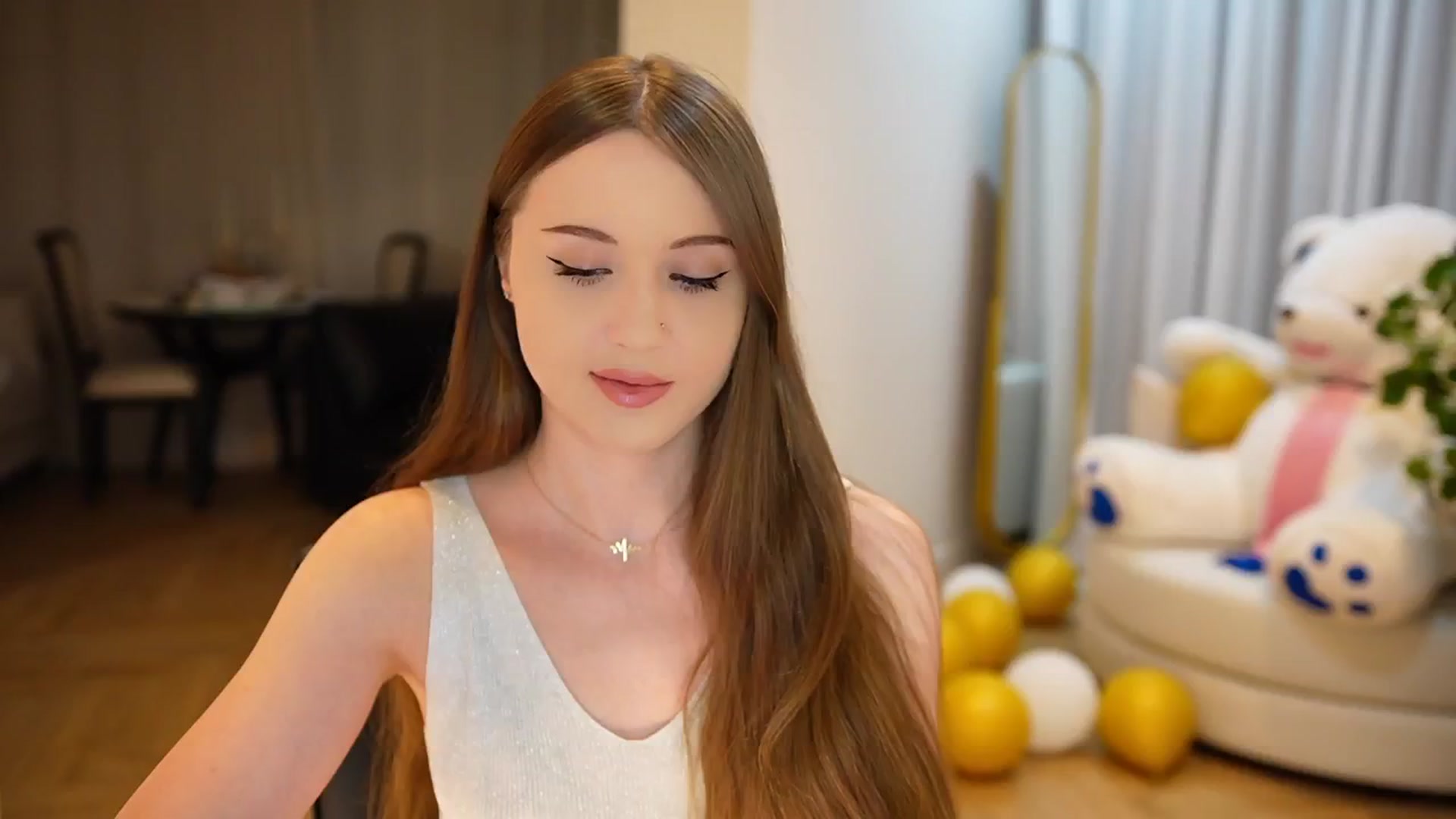 Gallery image thumbnail from Innocent_Soul's myfreecams stream on, 09/20/2024, 17:00 image 3 of 20
