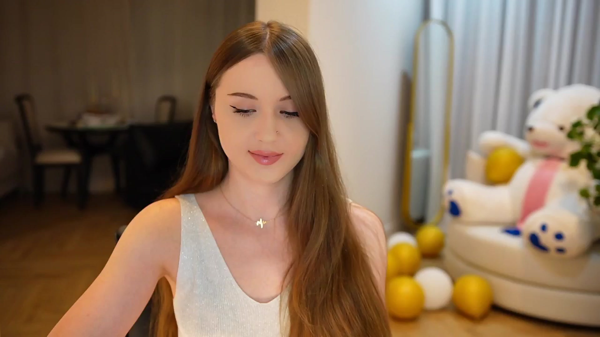 Gallery image thumbnail from Innocent_Soul's myfreecams stream on, 09/20/2024, 17:00 image 7 of 20