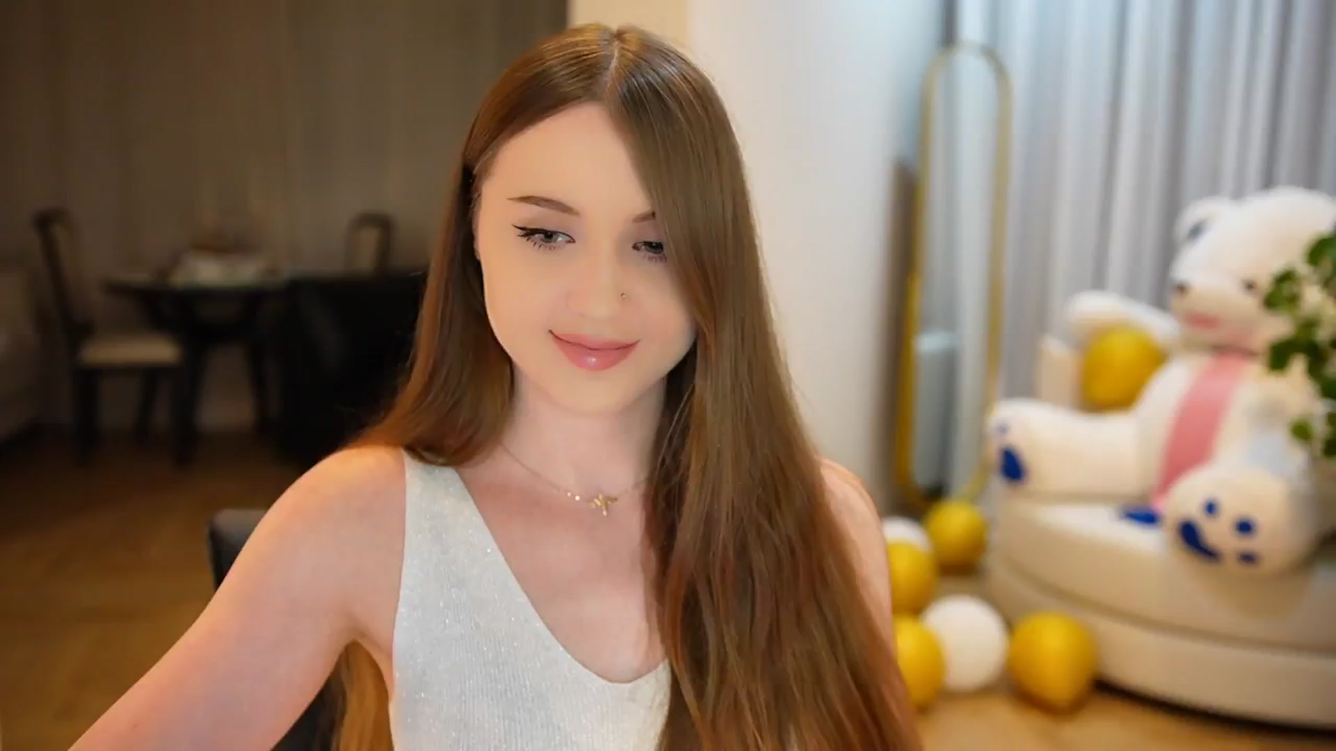 Gallery image thumbnail from Innocent_Soul's myfreecams stream on, 09/20/2024, 17:00 image 18 of 20