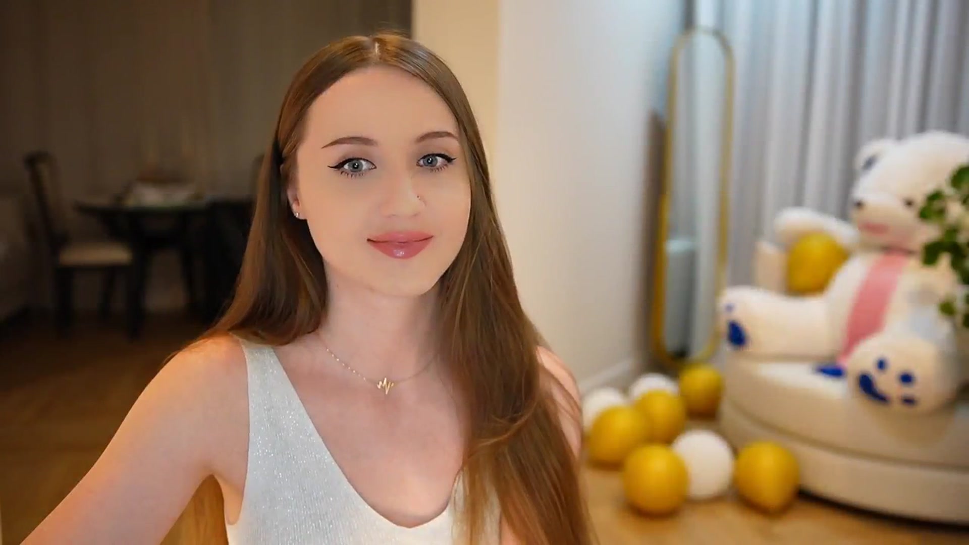 Gallery image thumbnail from Innocent_Soul's myfreecams stream on, 09/20/2024, 17:53 image 8 of 20