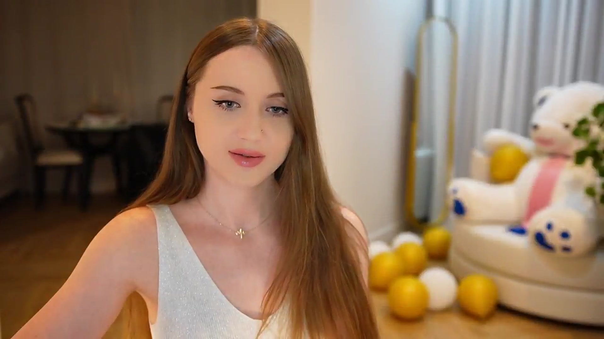 Gallery image thumbnail from Innocent_Soul's myfreecams stream on, 09/20/2024, 17:53 image 10 of 20