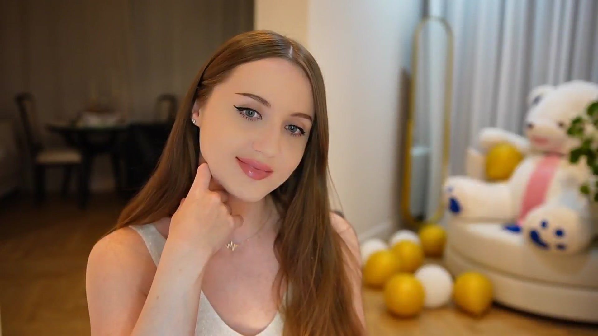 Gallery image thumbnail from Innocent_Soul's myfreecams stream on, 09/20/2024, 17:53 image 17 of 20
