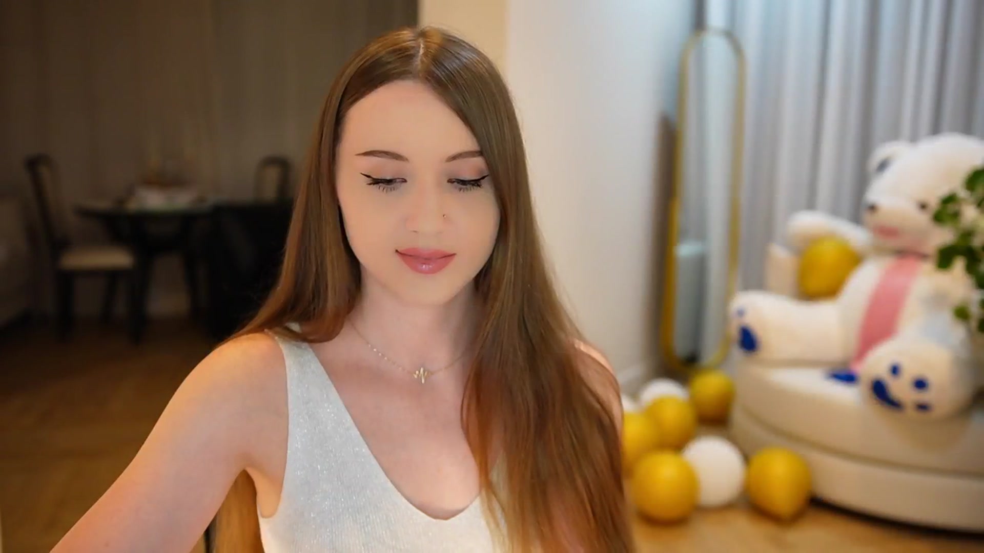 Gallery image thumbnail from Innocent_Soul's myfreecams stream on, 09/20/2024, 17:53 image 5 of 20