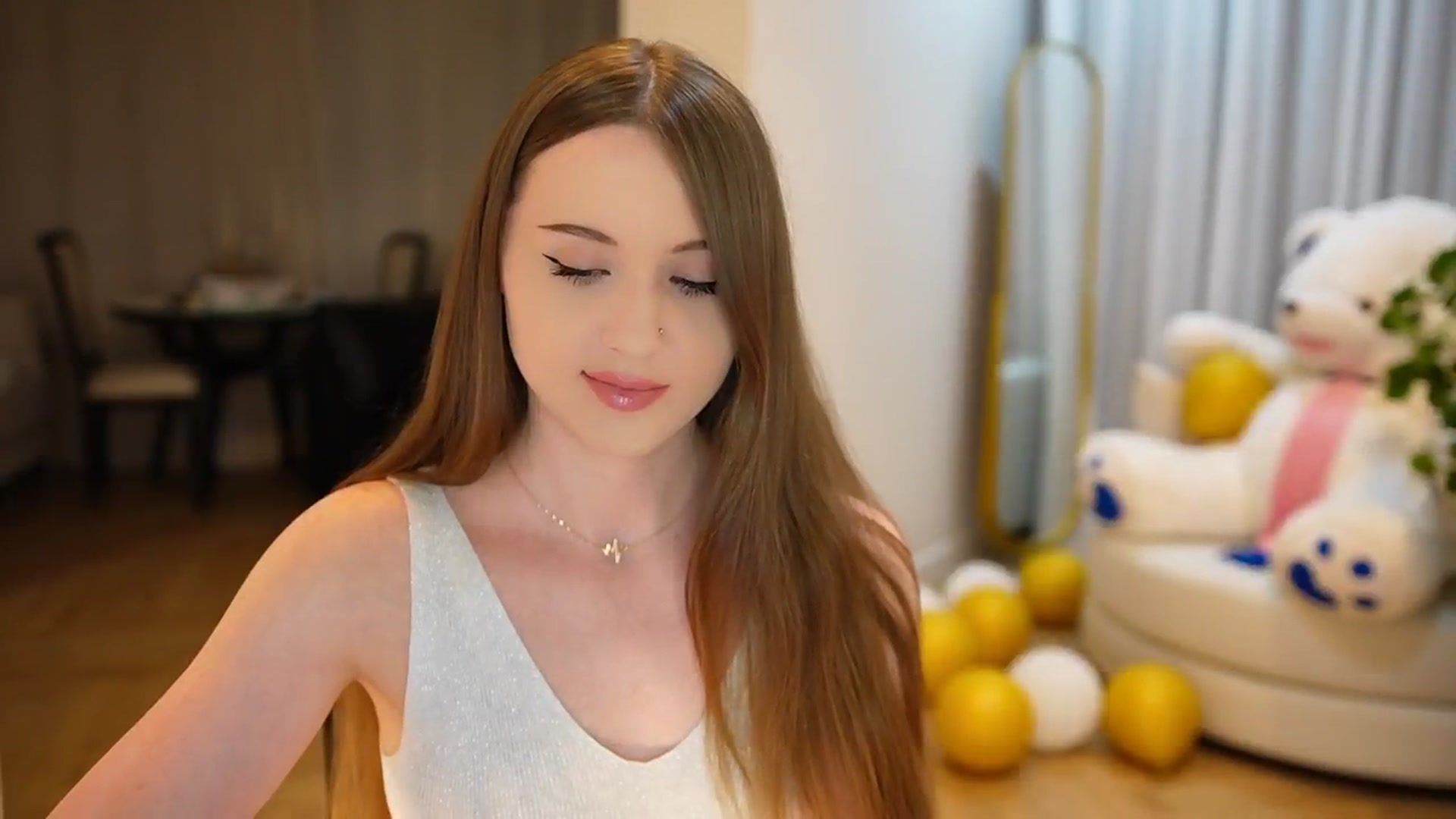 Gallery image thumbnail from Innocent_Soul's myfreecams stream on, 09/20/2024, 17:53 image 4 of 20