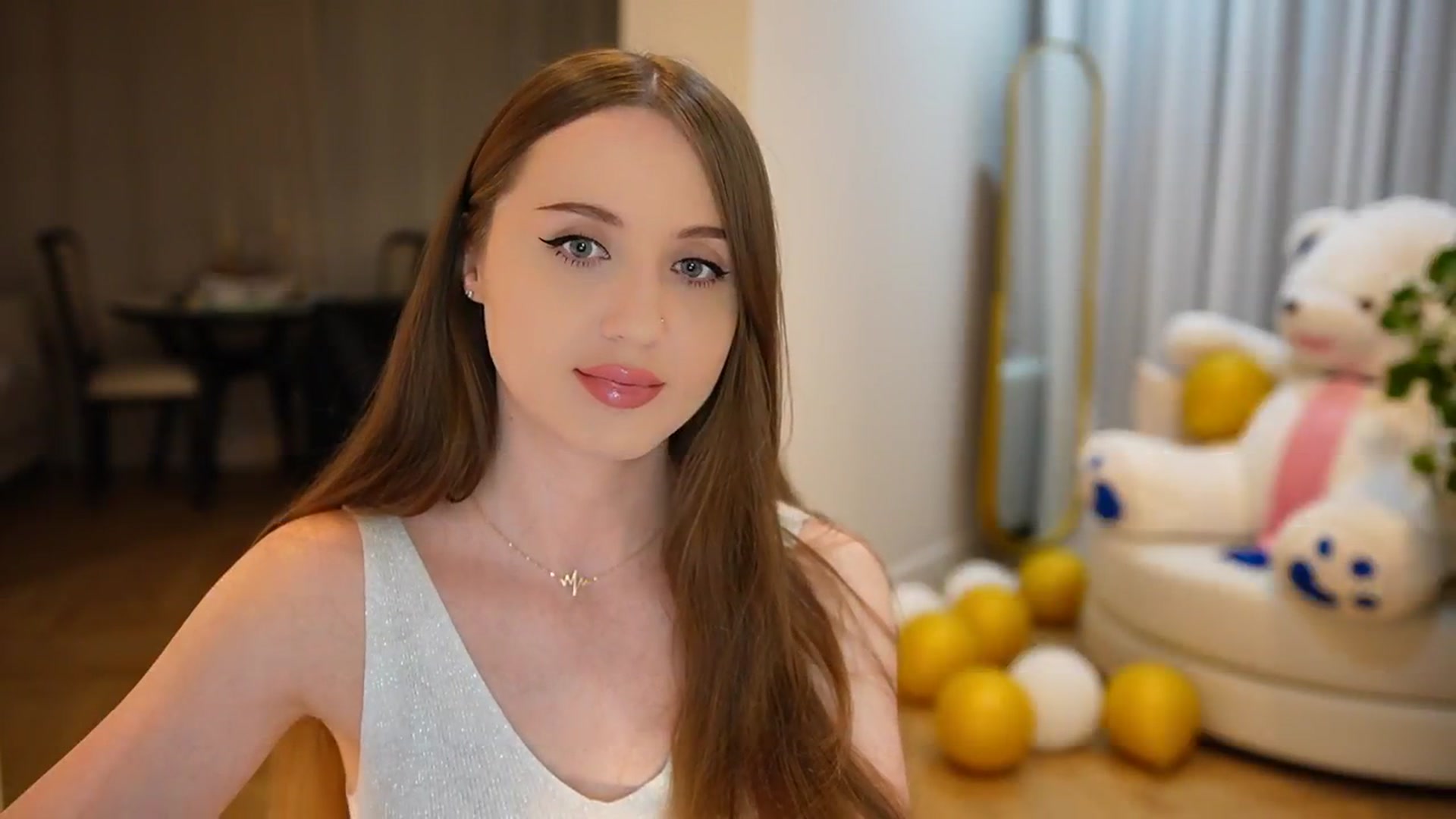 Gallery image thumbnail from Innocent_Soul's myfreecams stream on, 09/20/2024, 17:53 image 12 of 20