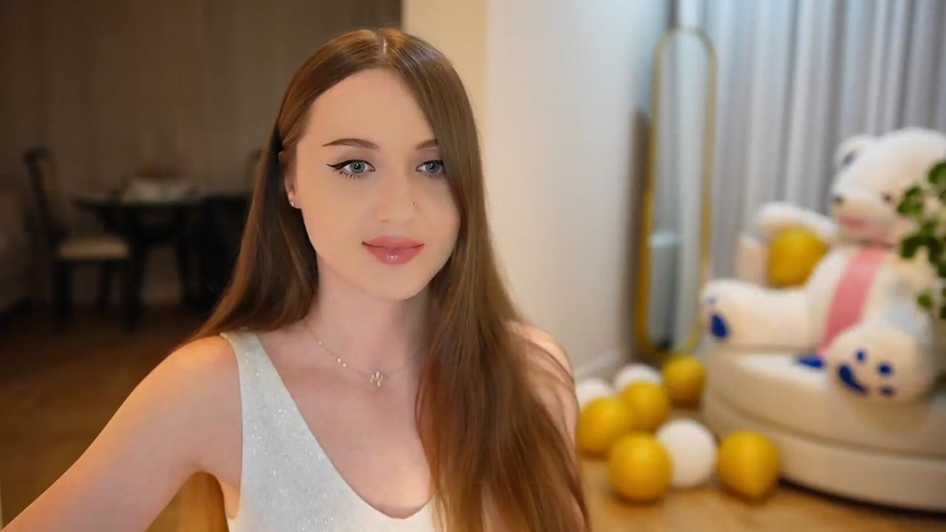 Gallery image thumbnail from Innocent_Soul's myfreecams stream on, 09/20/2024, 17:53 image 7 of 20