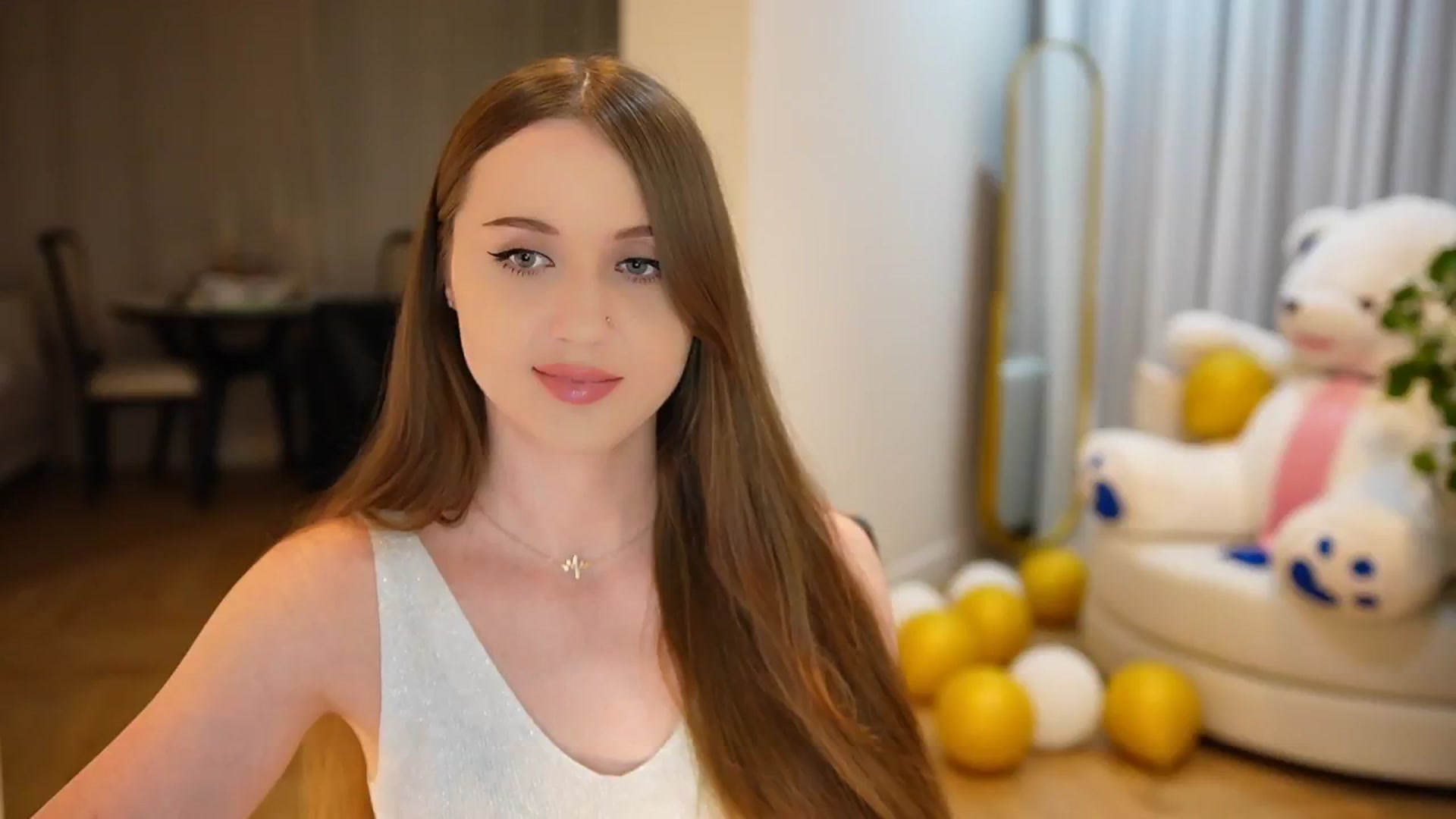 Gallery image thumbnail from Innocent_Soul's myfreecams stream on, 09/20/2024, 18:11 image 4 of 20