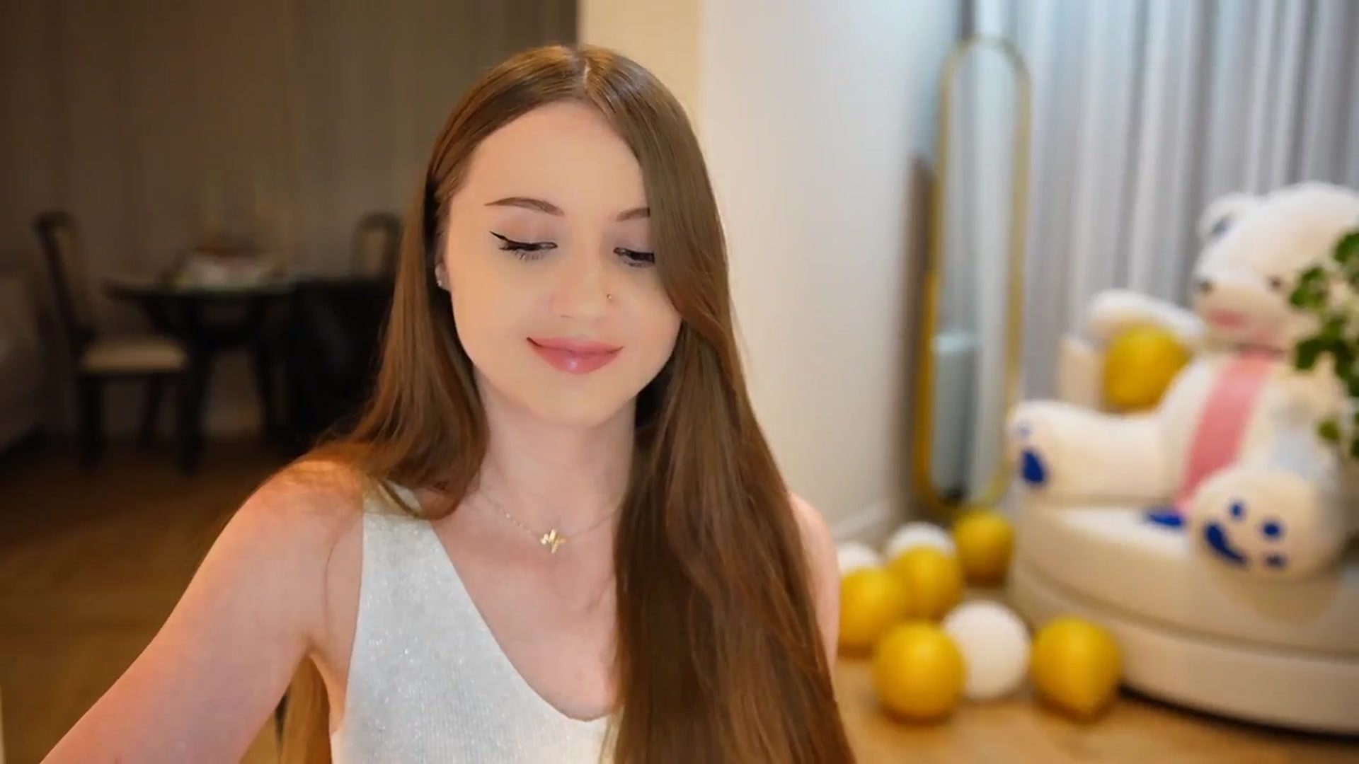 Gallery image thumbnail from Innocent_Soul's myfreecams stream on, 09/20/2024, 18:11 image 13 of 20