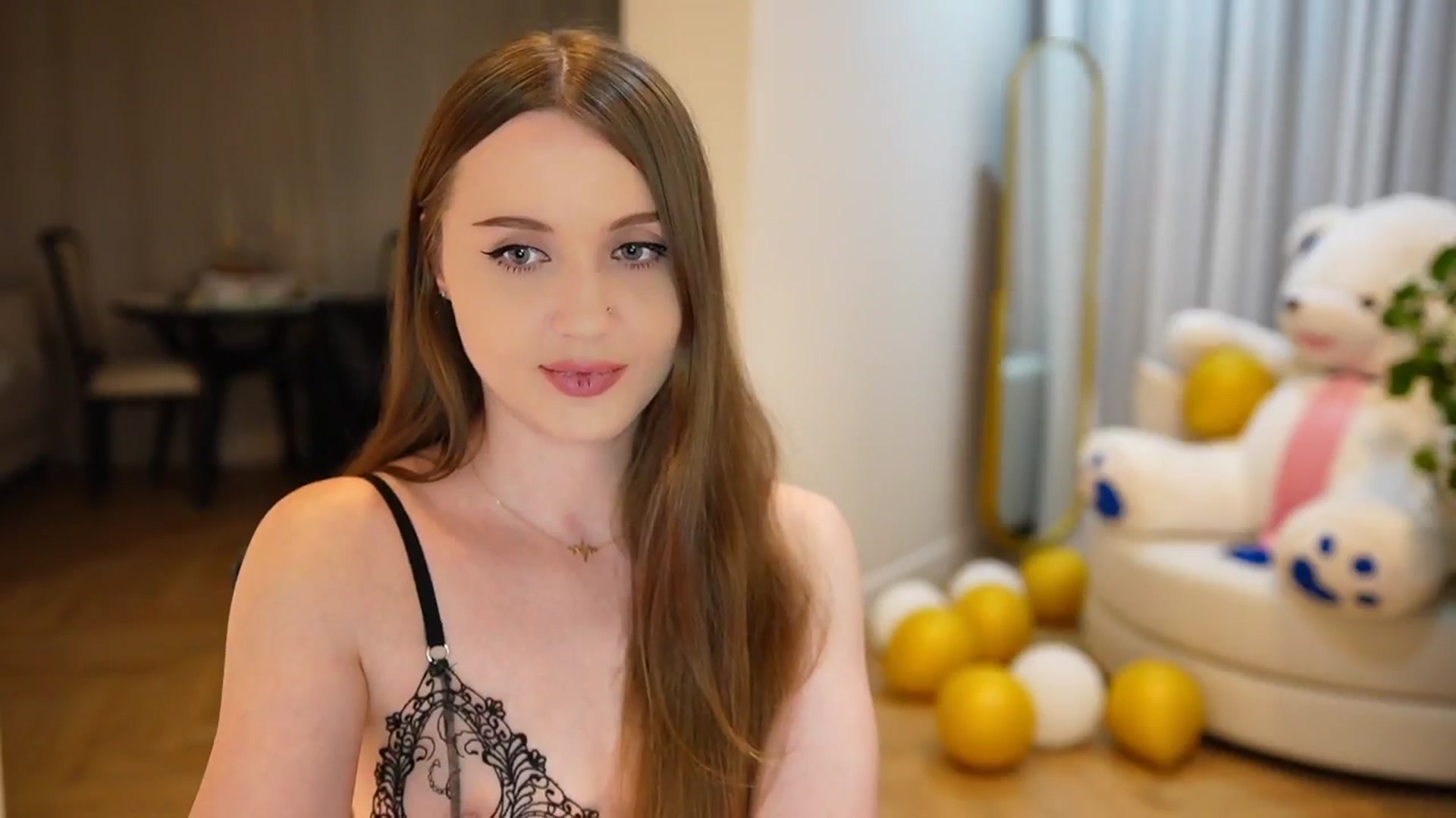 Gallery image thumbnail from Innocent_Soul's myfreecams stream on, 09/20/2024, 19:08 image 17 of 20