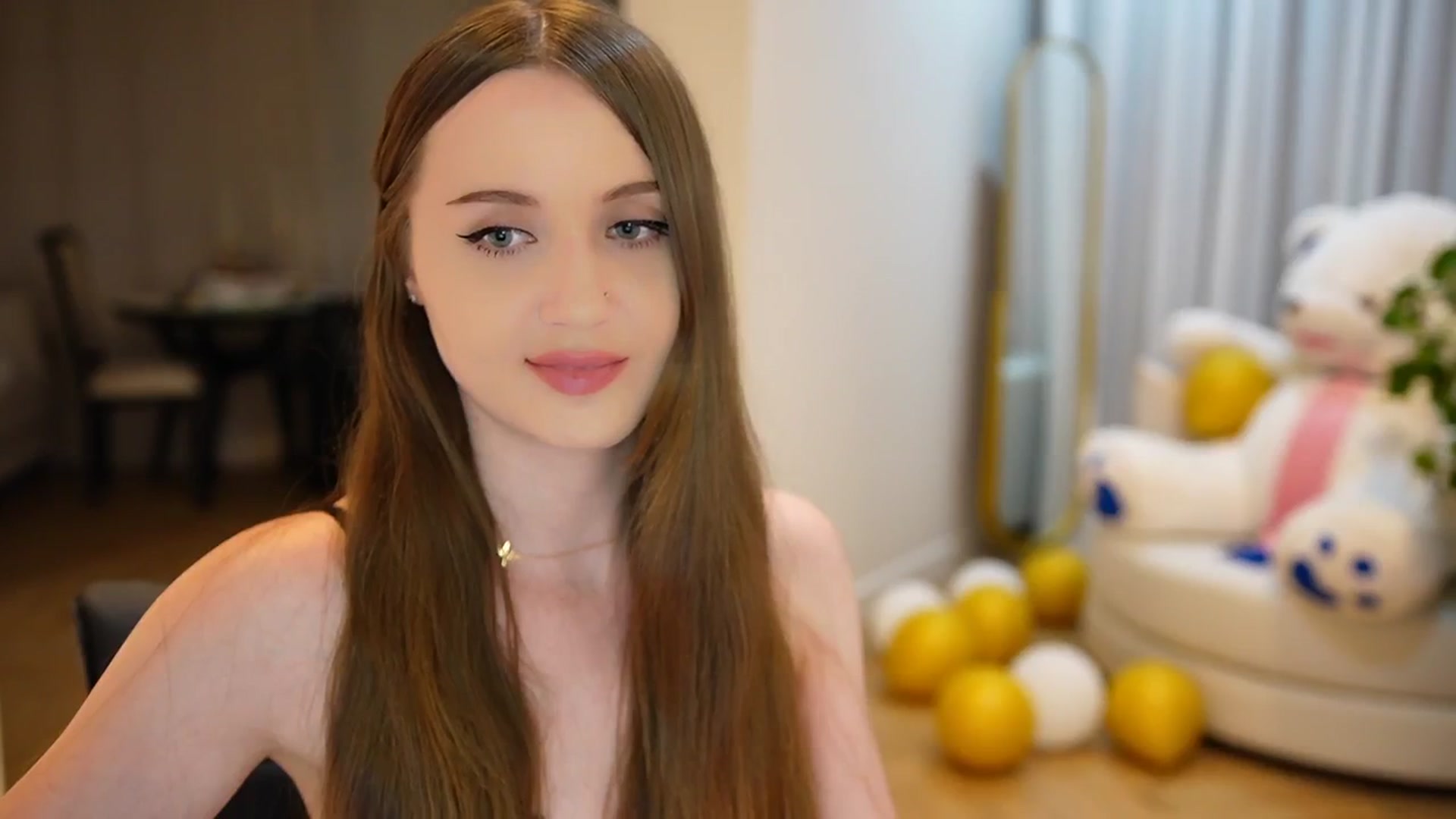 Gallery image thumbnail from Innocent_Soul's myfreecams stream on, 09/20/2024, 19:08 image 11 of 20