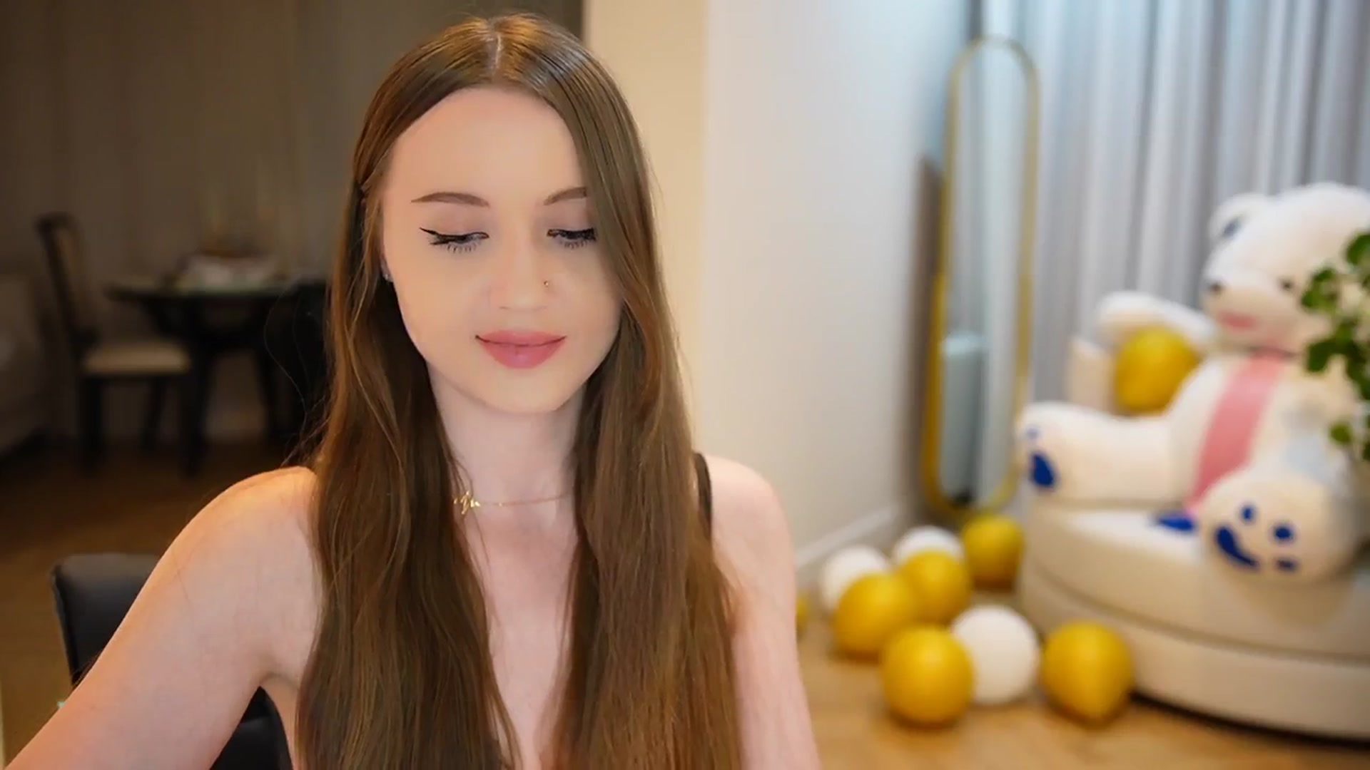 Gallery image thumbnail from Innocent_Soul's myfreecams stream on, 09/20/2024, 19:08 image 12 of 20